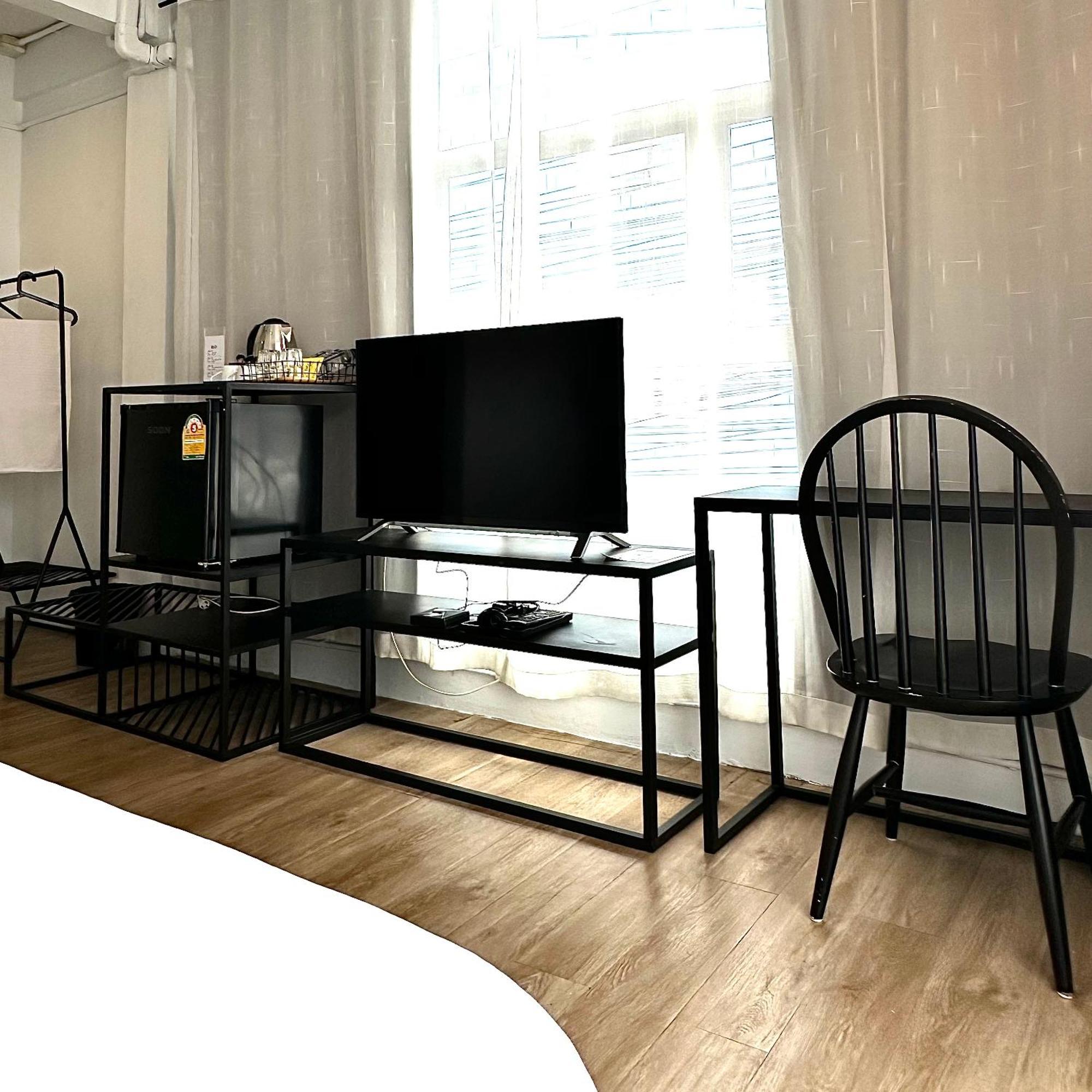 Beige Poshtels + Netflix Bangkok