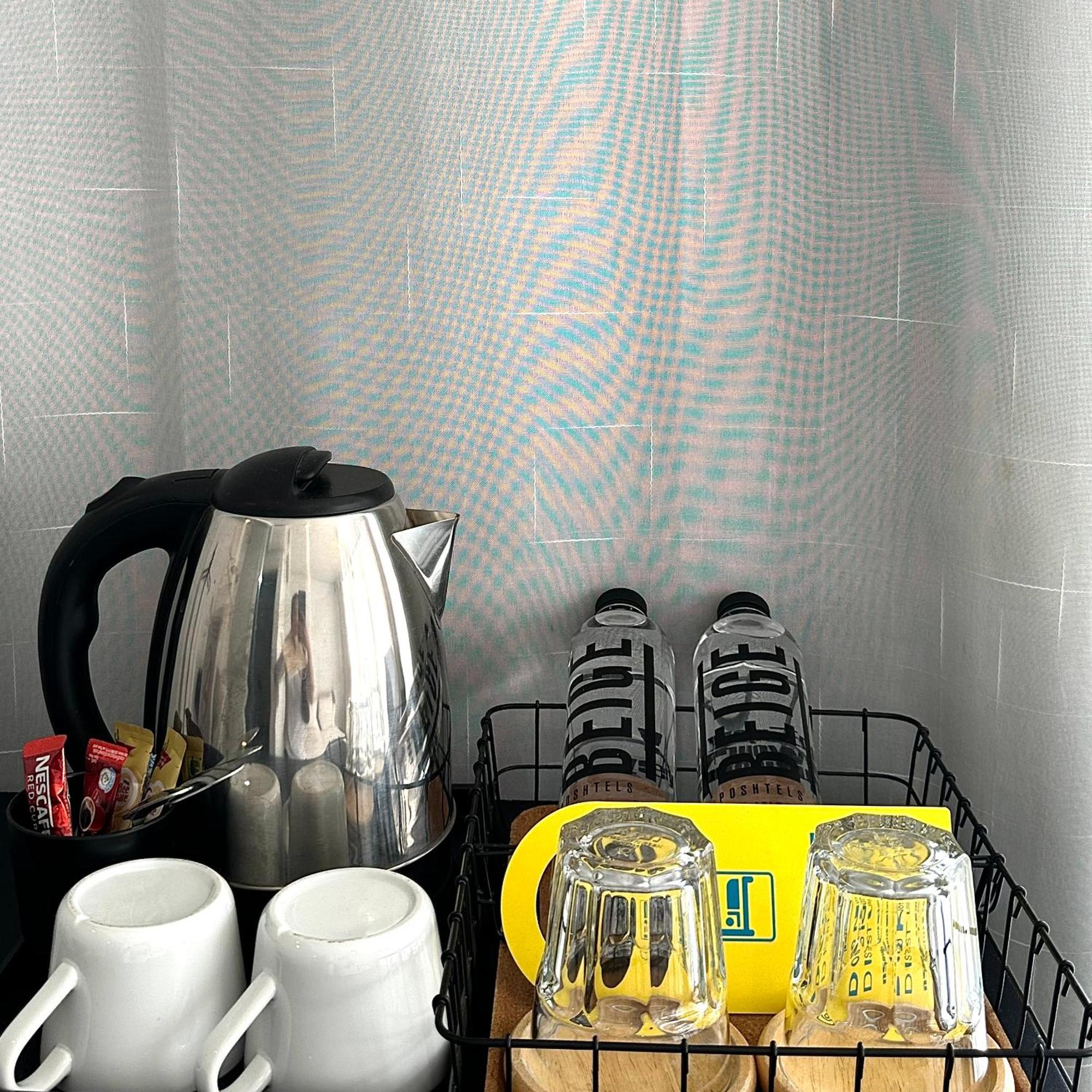 Hostel Beige Poshtels + Netflix Bangkok