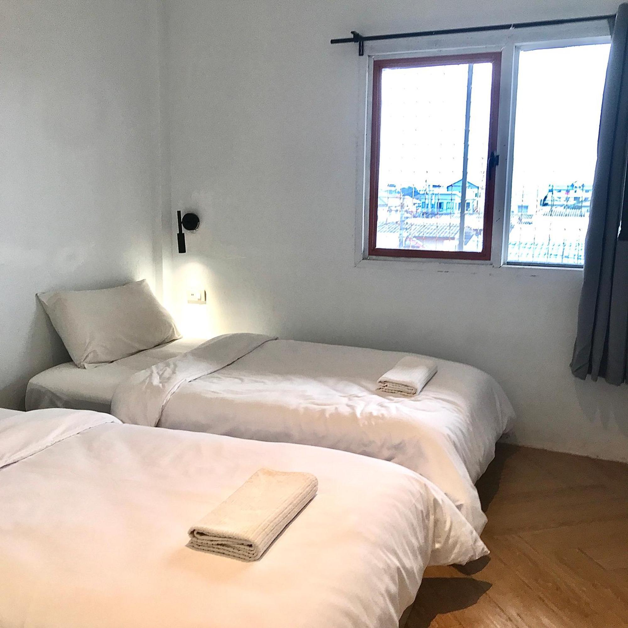 Hostel Beige Poshtels + Netflix Bangkok