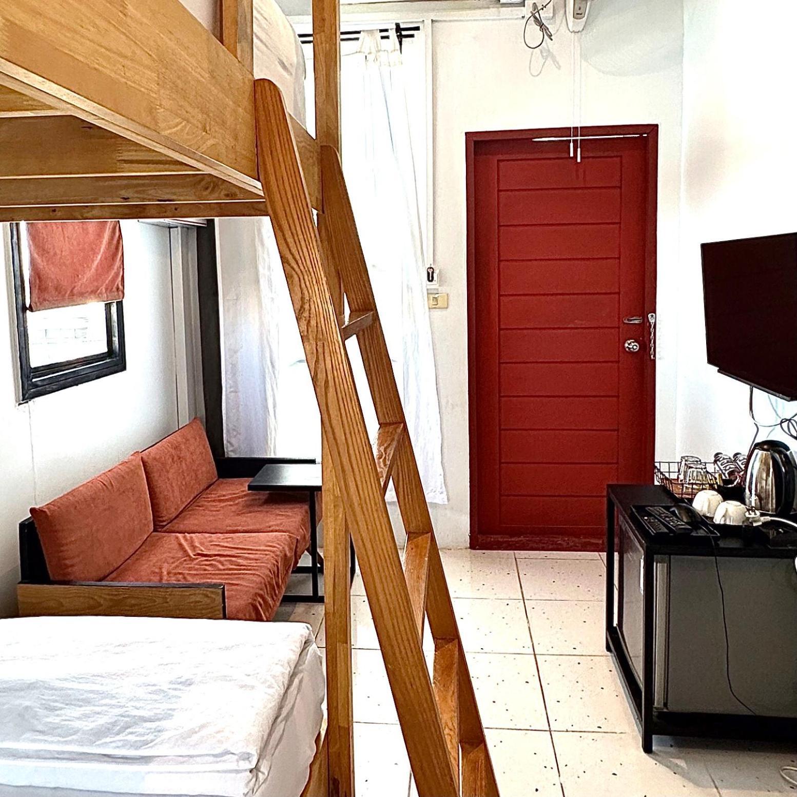 Beige Poshtels + Netflix Hostel Bangkok