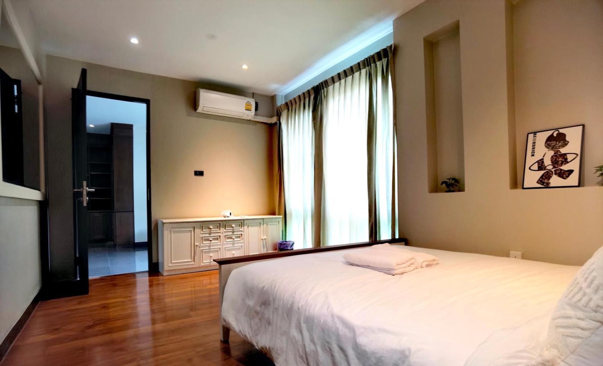 Luxury Pool 3 Min To Thonglor Bts & Nightlife Villa *