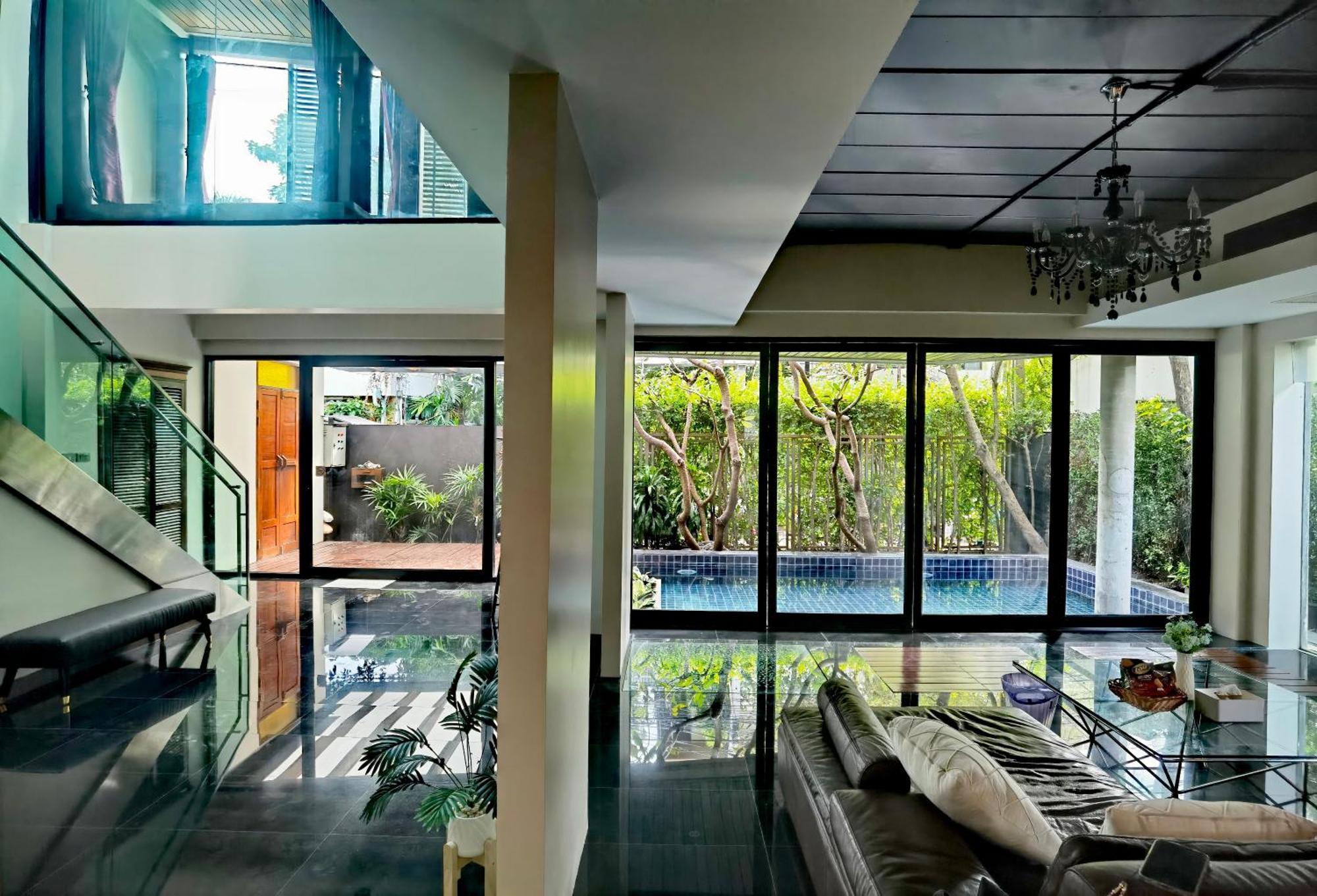 Luxury Pool 3 Min To Thonglor Bts & Nightlife Villa *