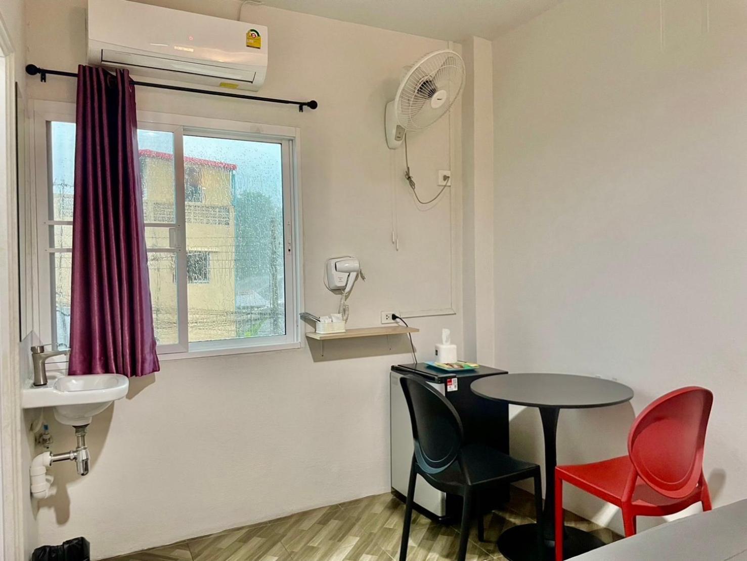 Hostel The Alex