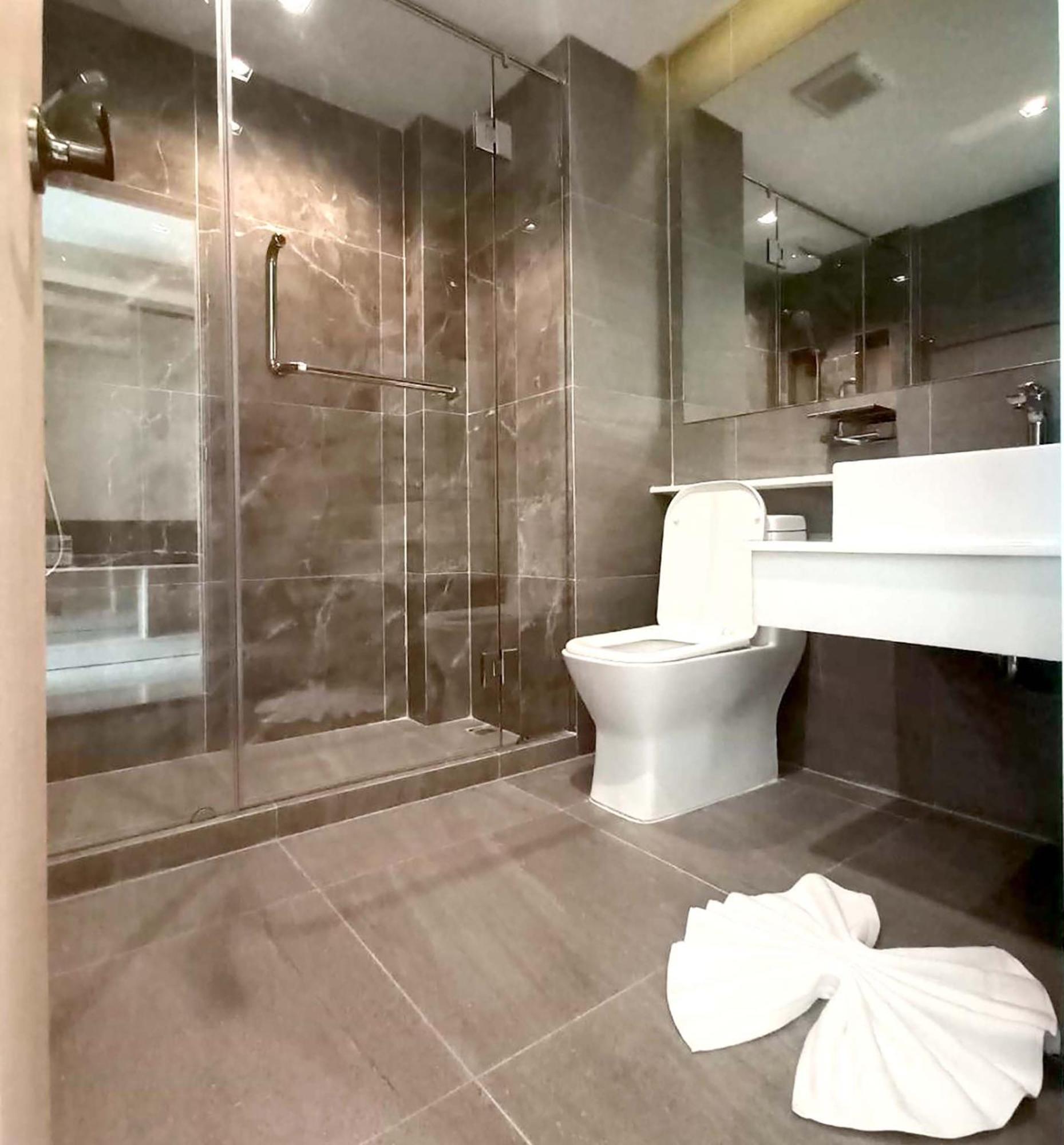 Hotel The 9 3*