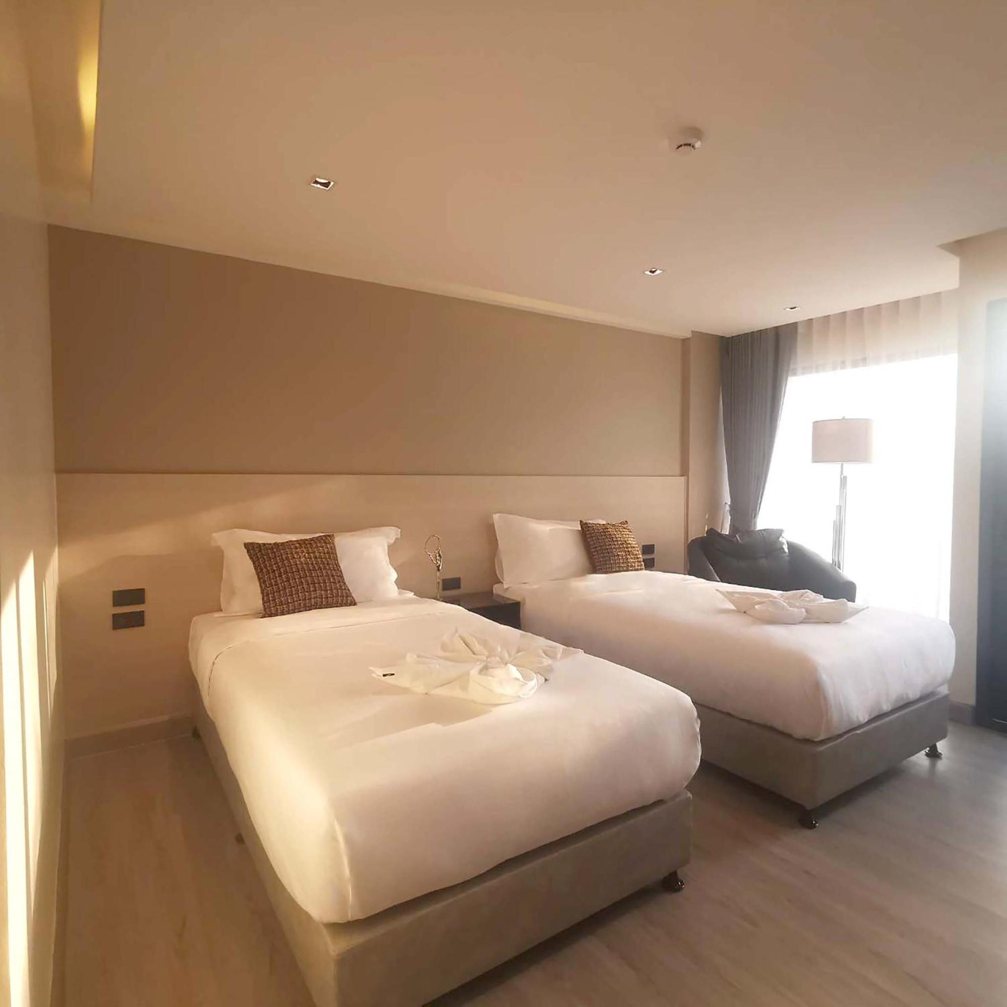 Hotel The 9 3*