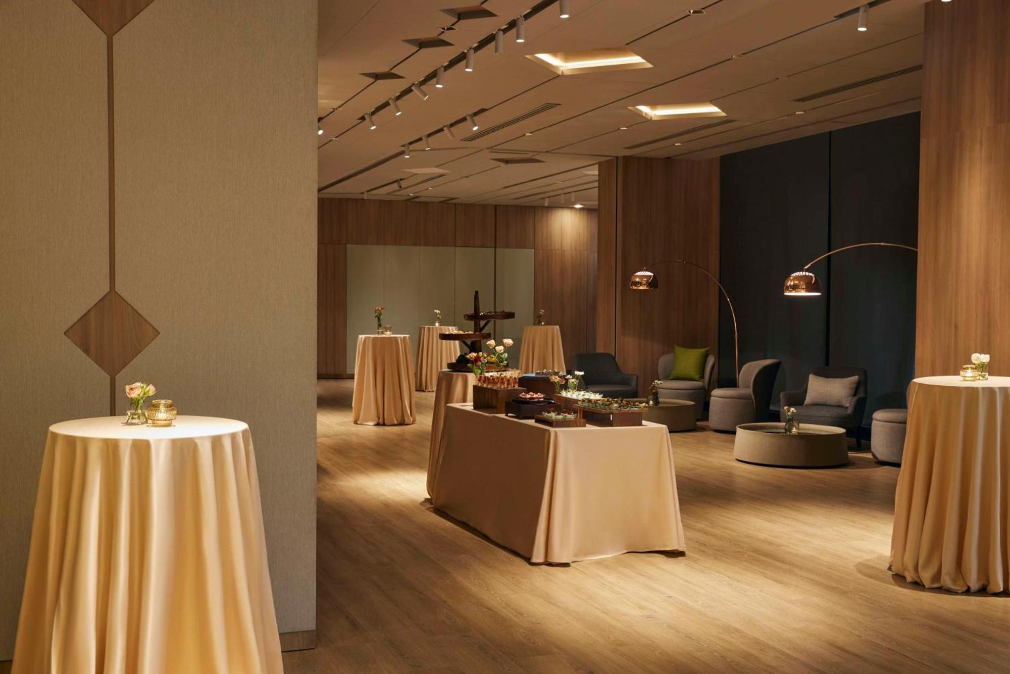 Dusitd2 Samyan Hotel Bangkok