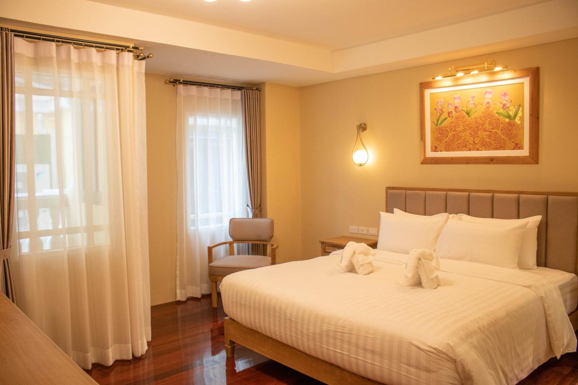 Siri Ratchadamnoen Hotel 3*