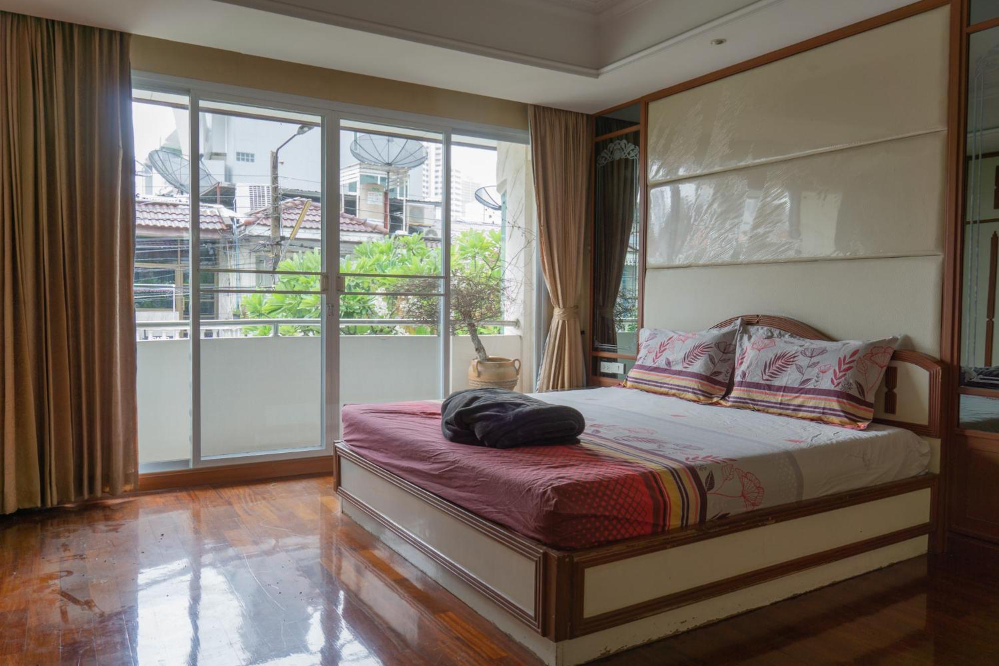 Luxury 4 Kingsize Bedrooms - & Modern Sukhumvit *