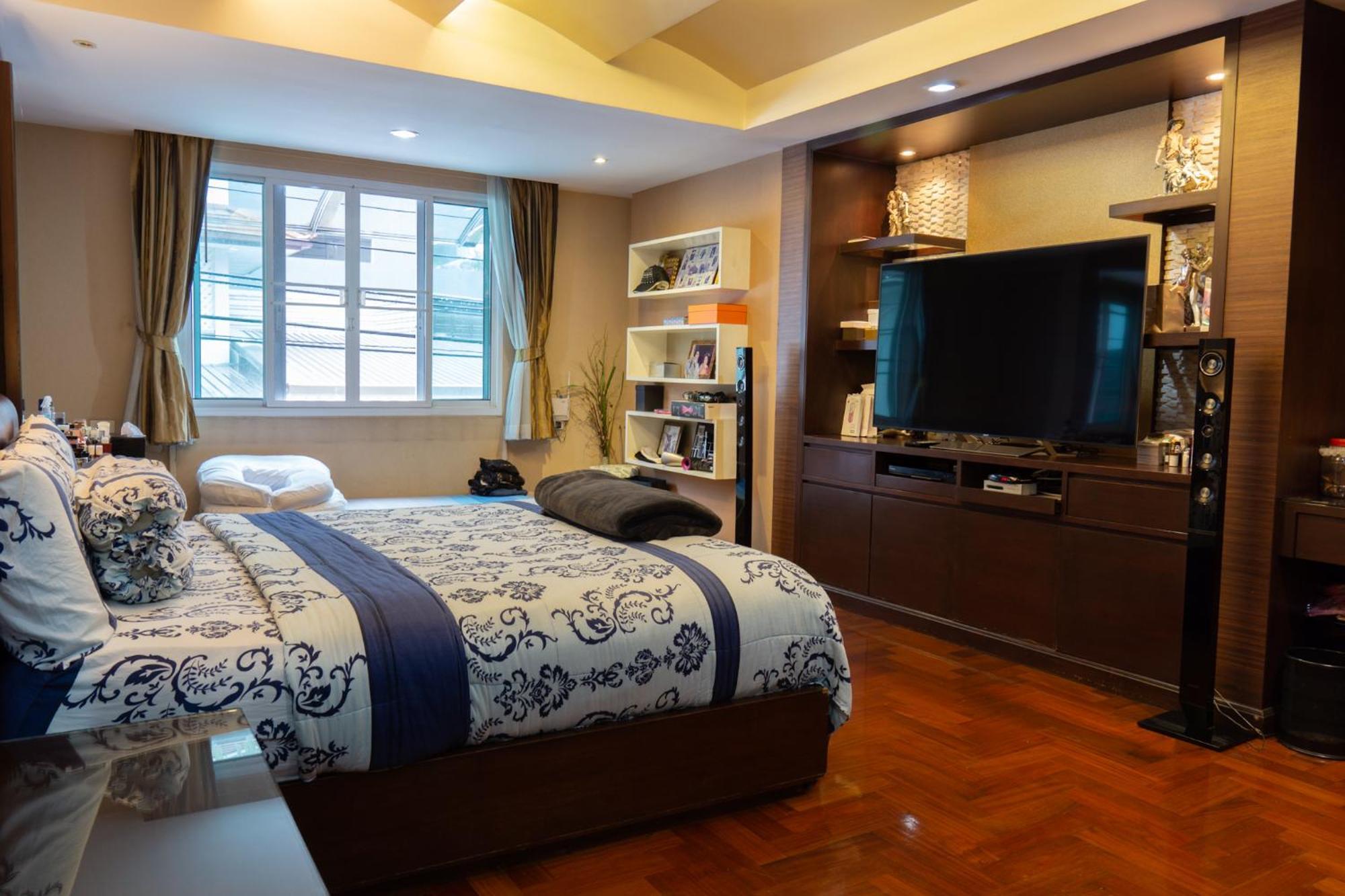Luxury 4 Kingsize Bedrooms - & Modern Sukhumvit *
