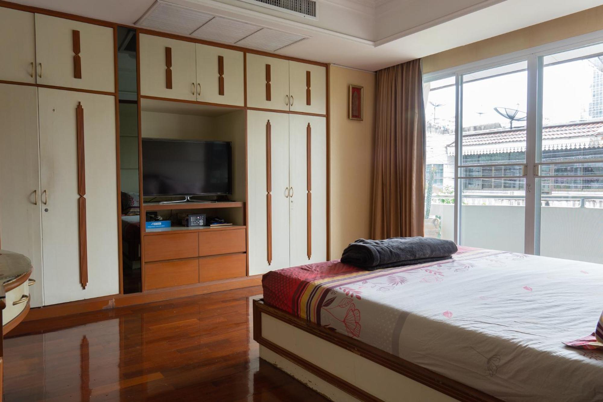 Luxury 4 Kingsize Bedrooms - & Modern Sukhumvit