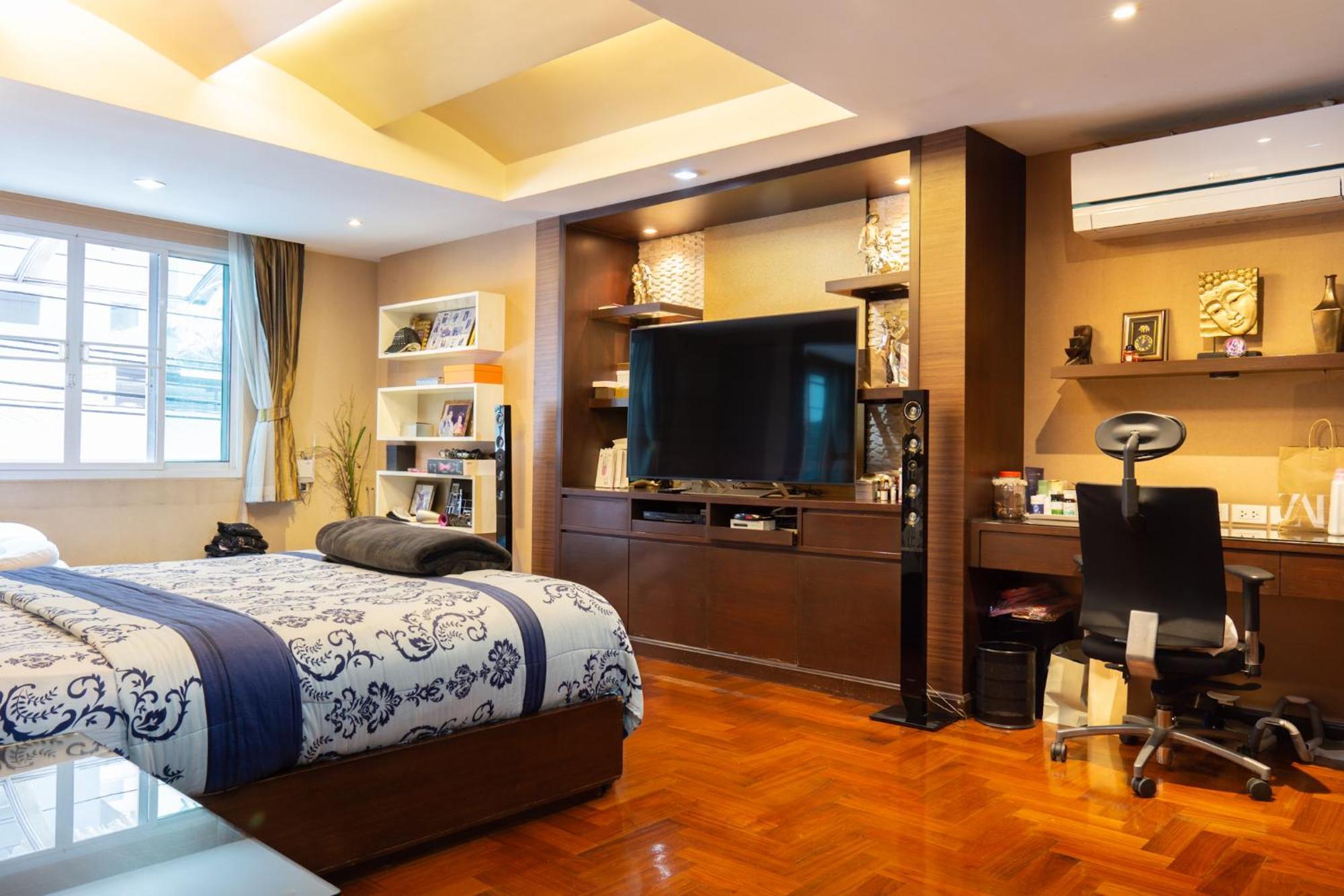 Luxury 4 Kingsize Bedrooms - & Modern Sukhumvit * Bangkok