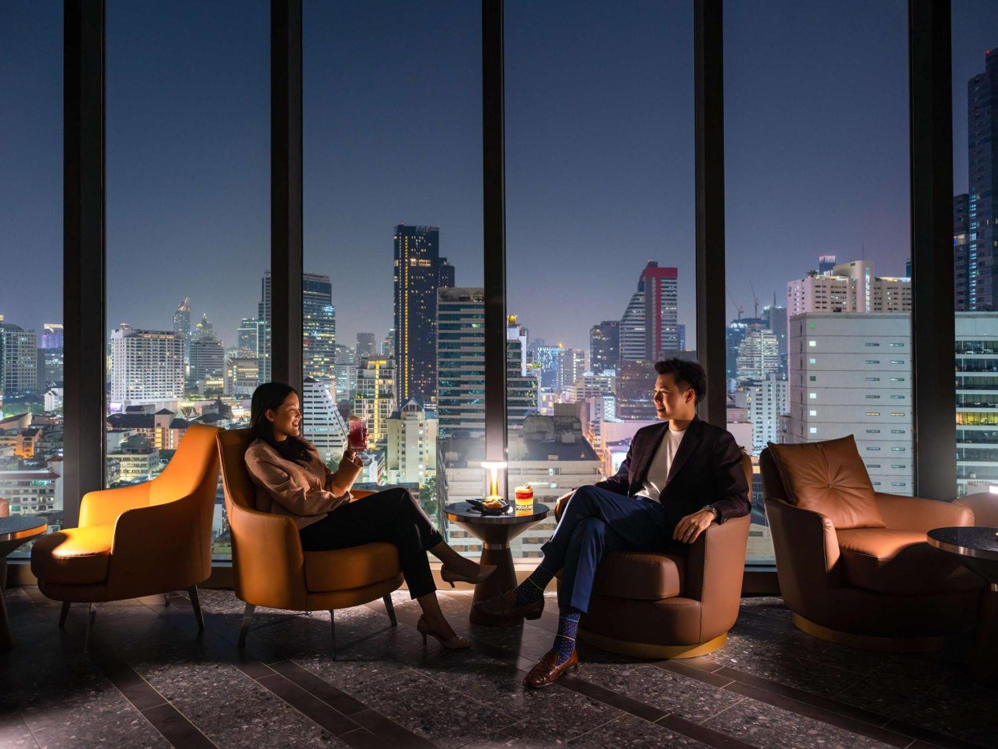 Mercure Surawong 4*