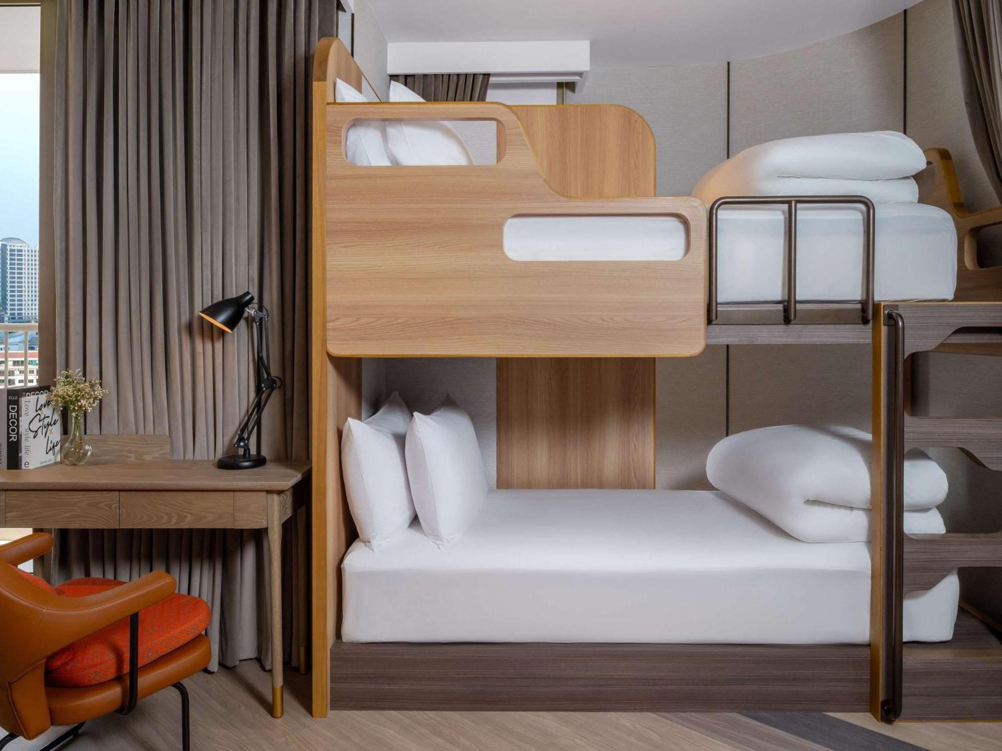 Mercure Surawong Bangkok
