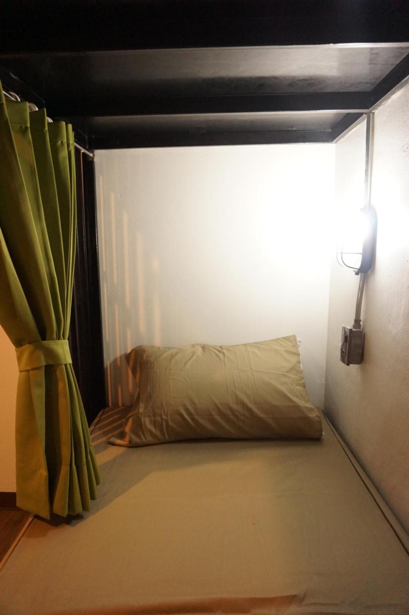 Feel Good Bangkok Hostel Asrama *