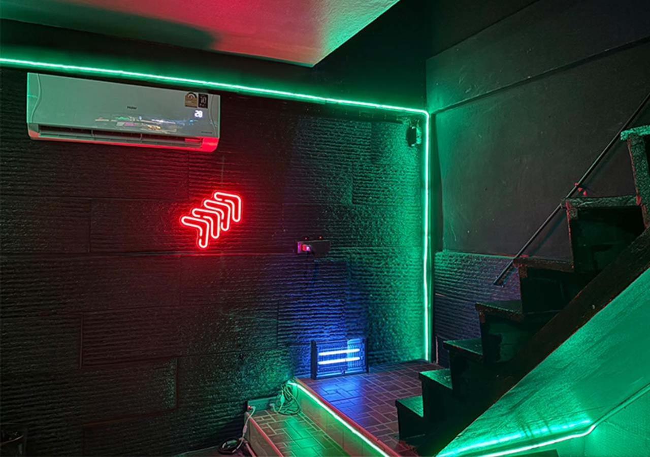 Doctor Alien Don Mueang Hostel Bangkok