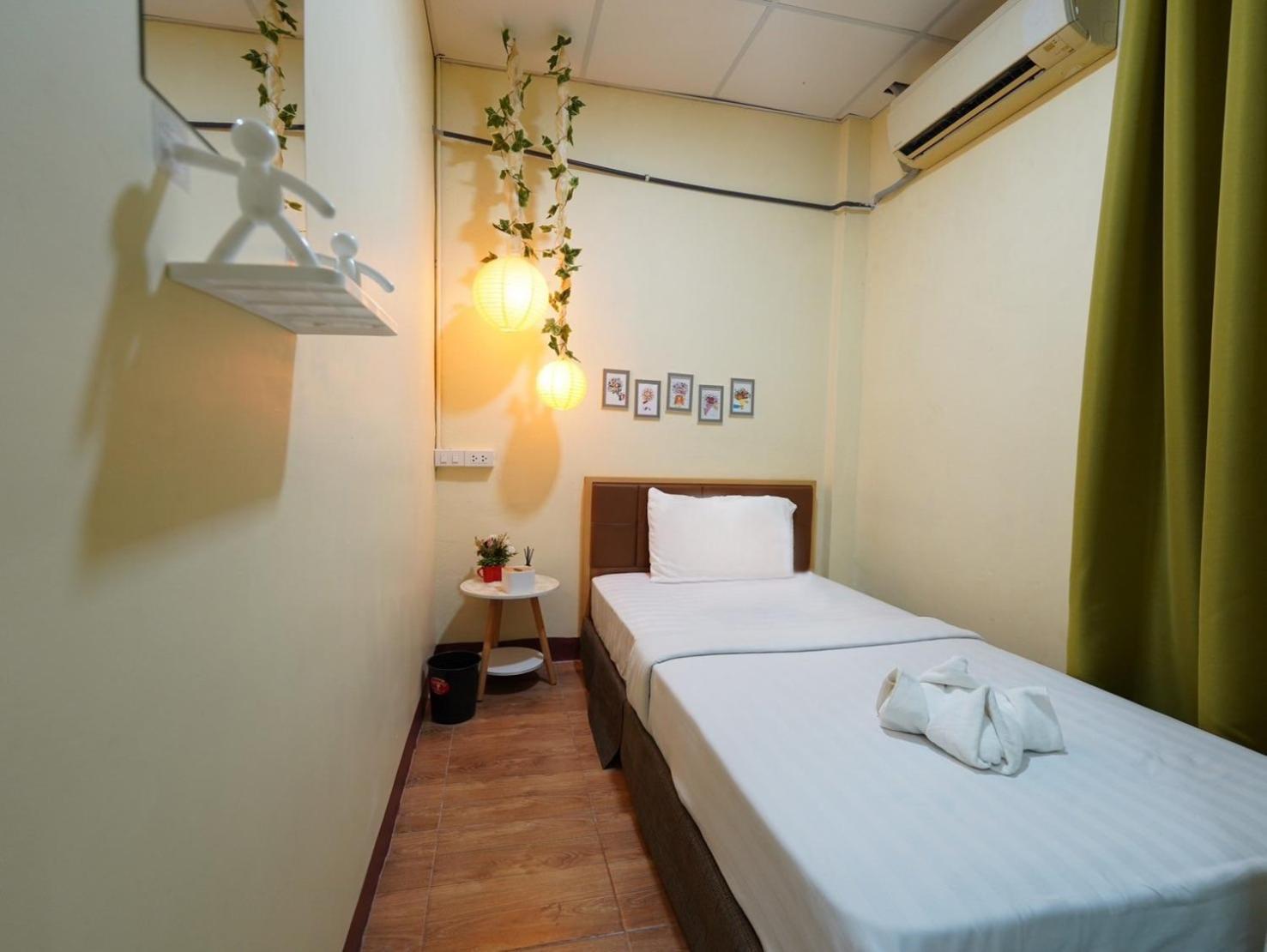 Hostel Ez Sleep @ Ratchada 19 Bangkok