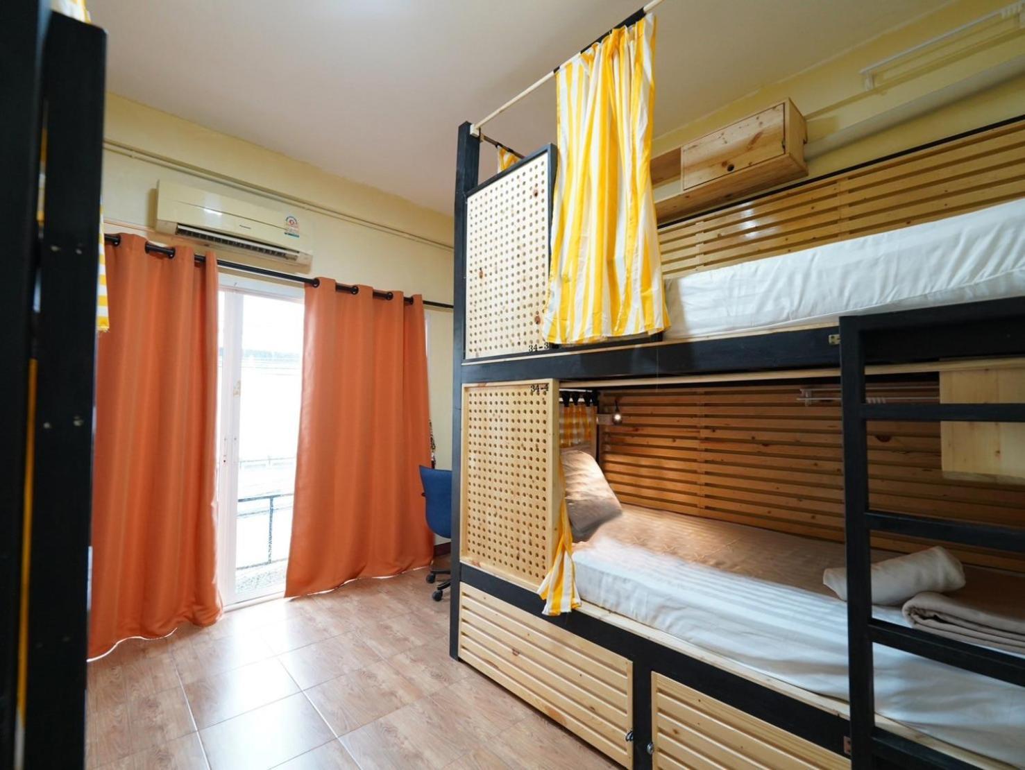 Ez Sleep @ Ratchada 19 Hostel
