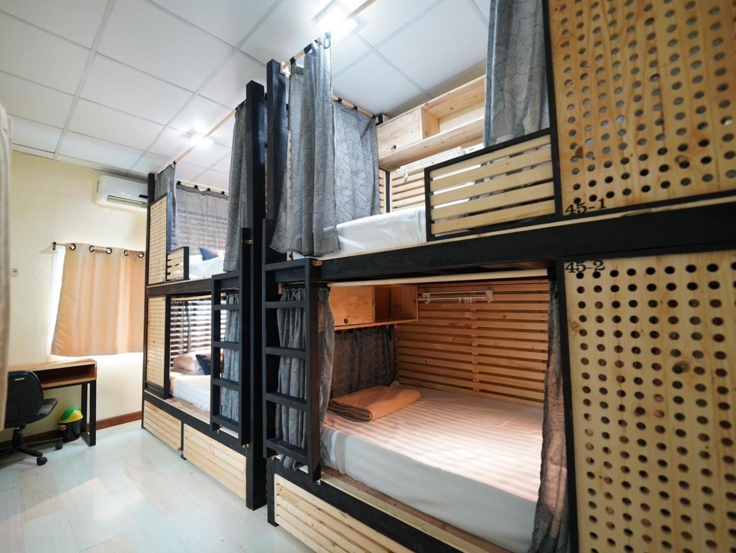 Ez Sleep @ Ratchada 19 Hostel *