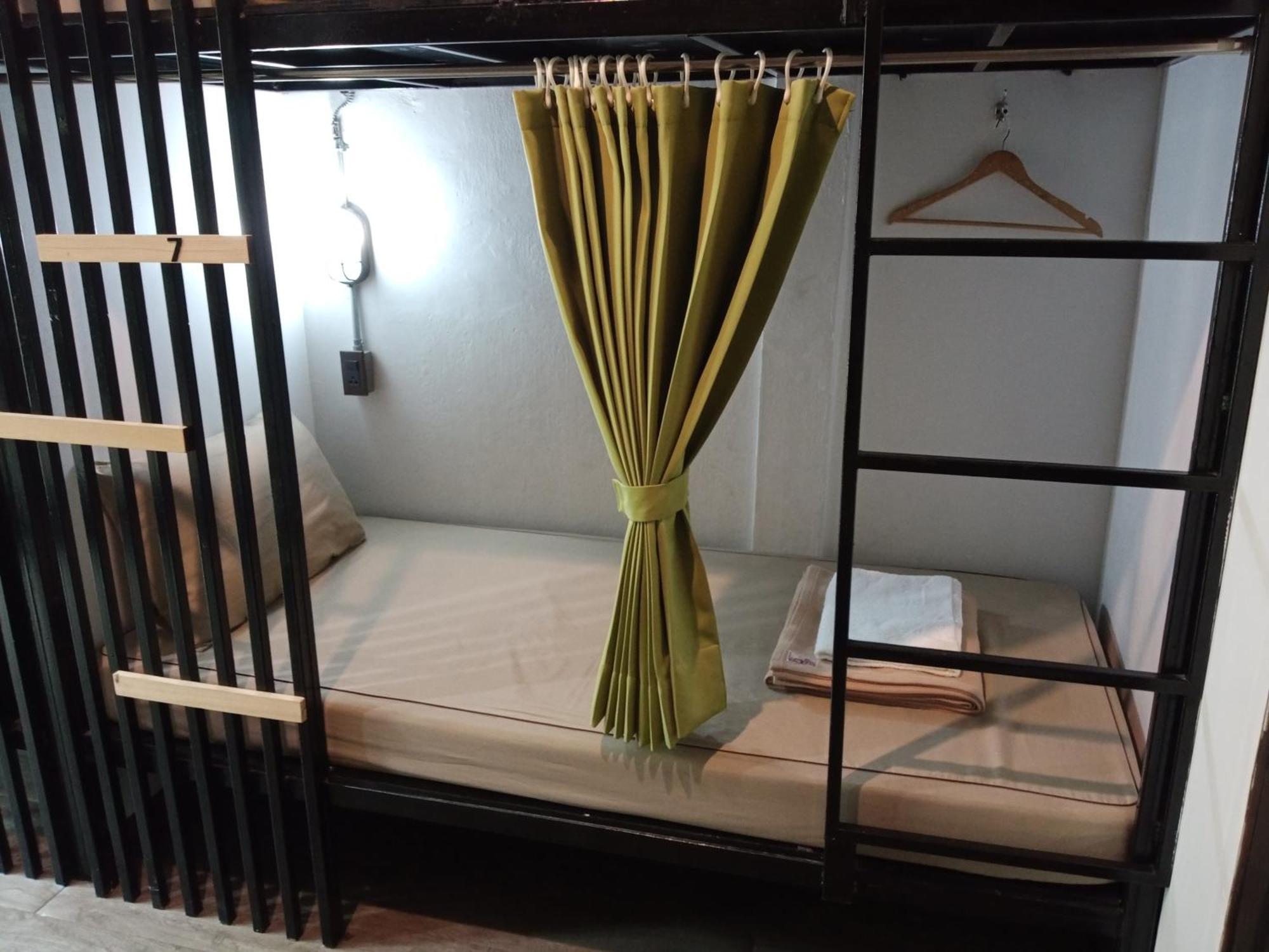 Asrama Feel Good Bangkok Hostel *