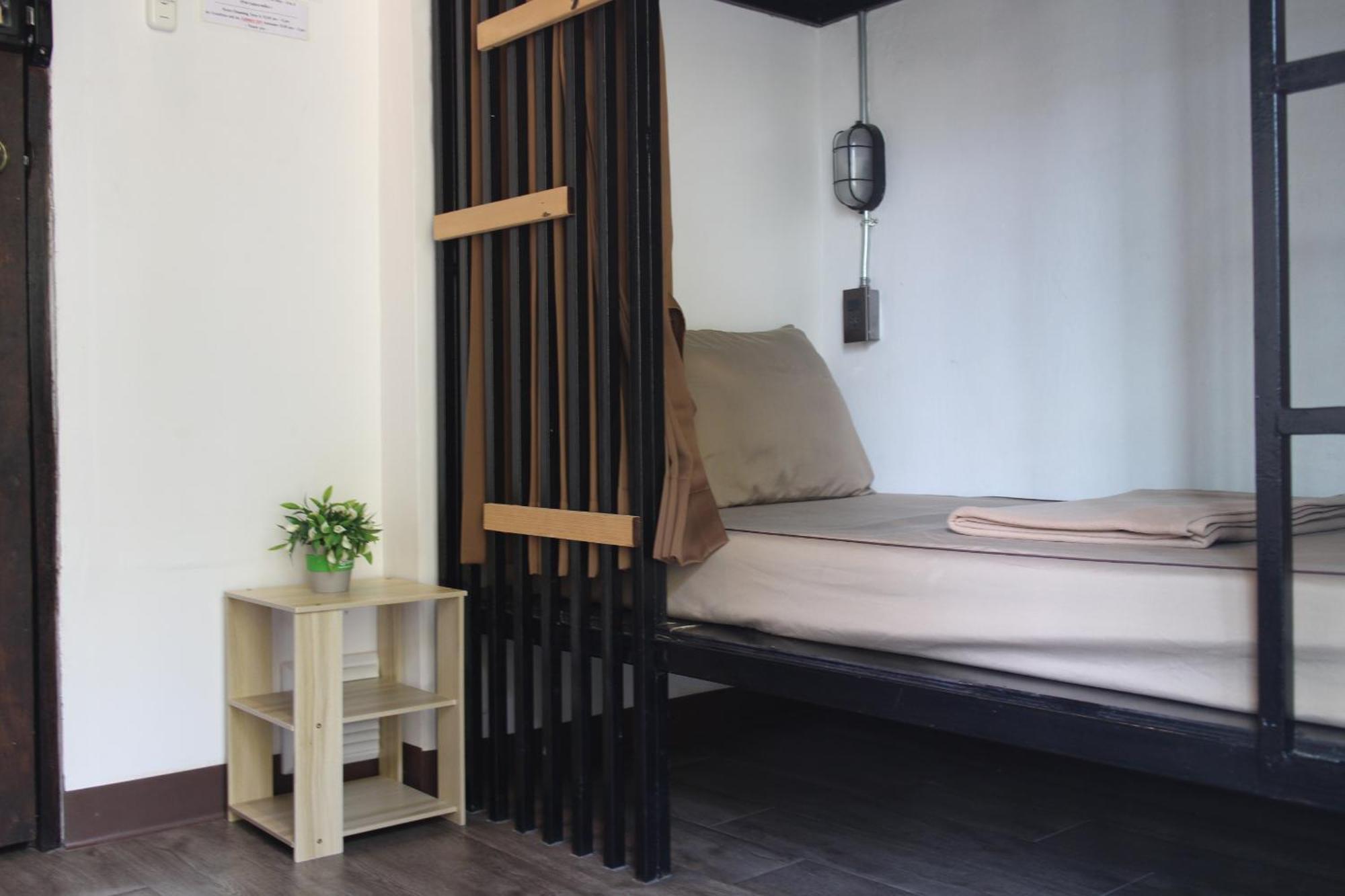 Hostel Feel Good Bangkok Hostel