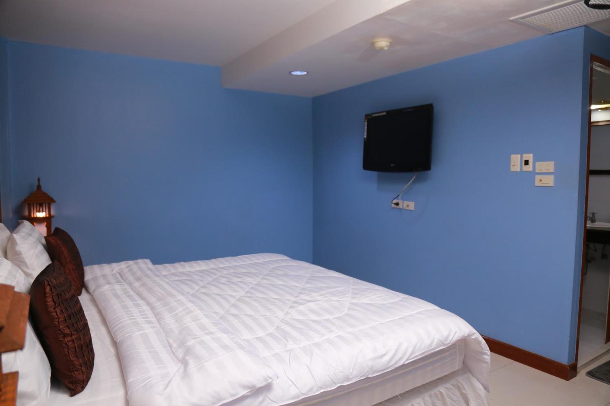 Upar Silom Near Mahanakhon Hotel 3*