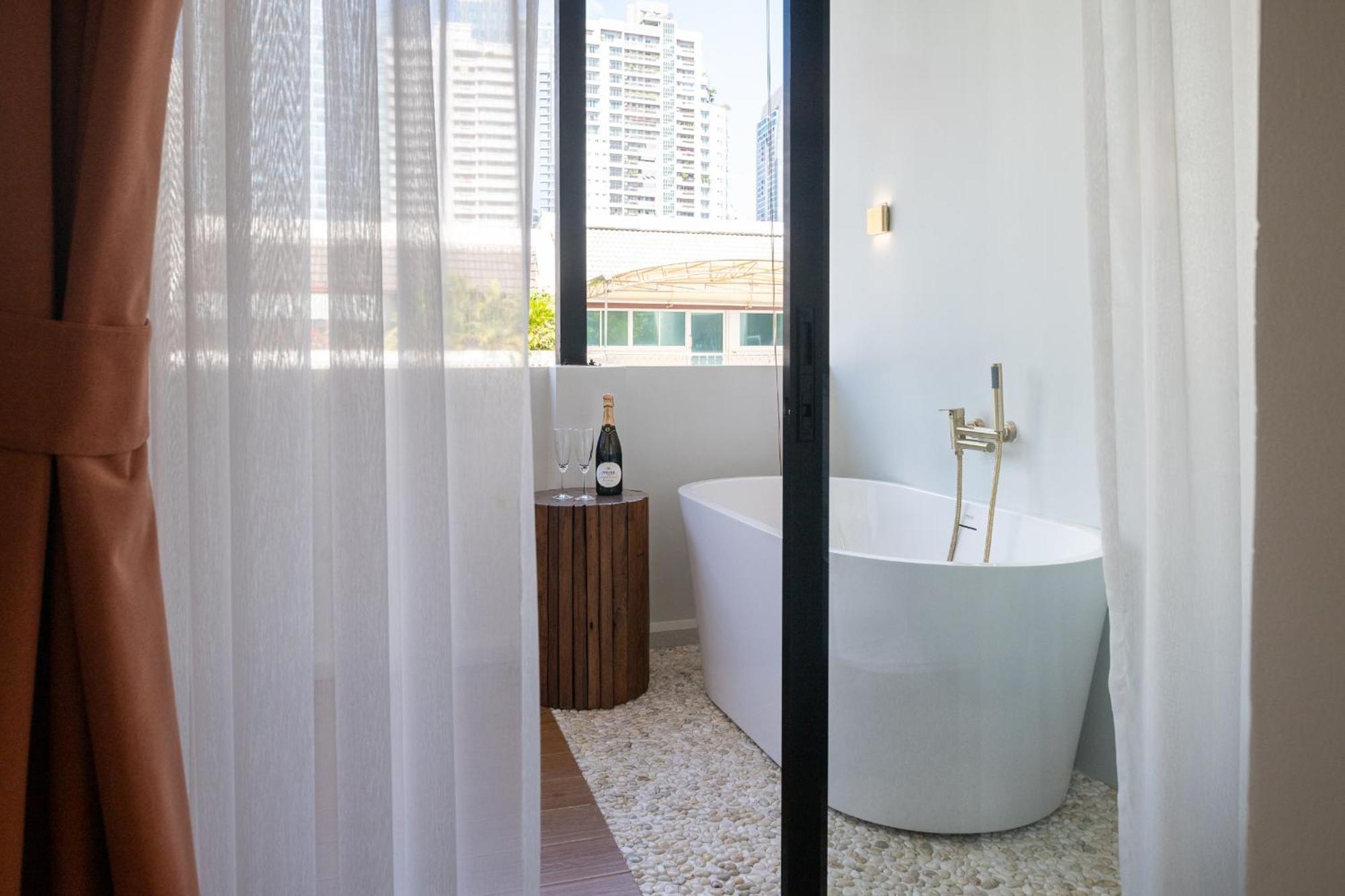 Aparthotel Axis Bangkok - Near Queen Sirikit National Convention Center *