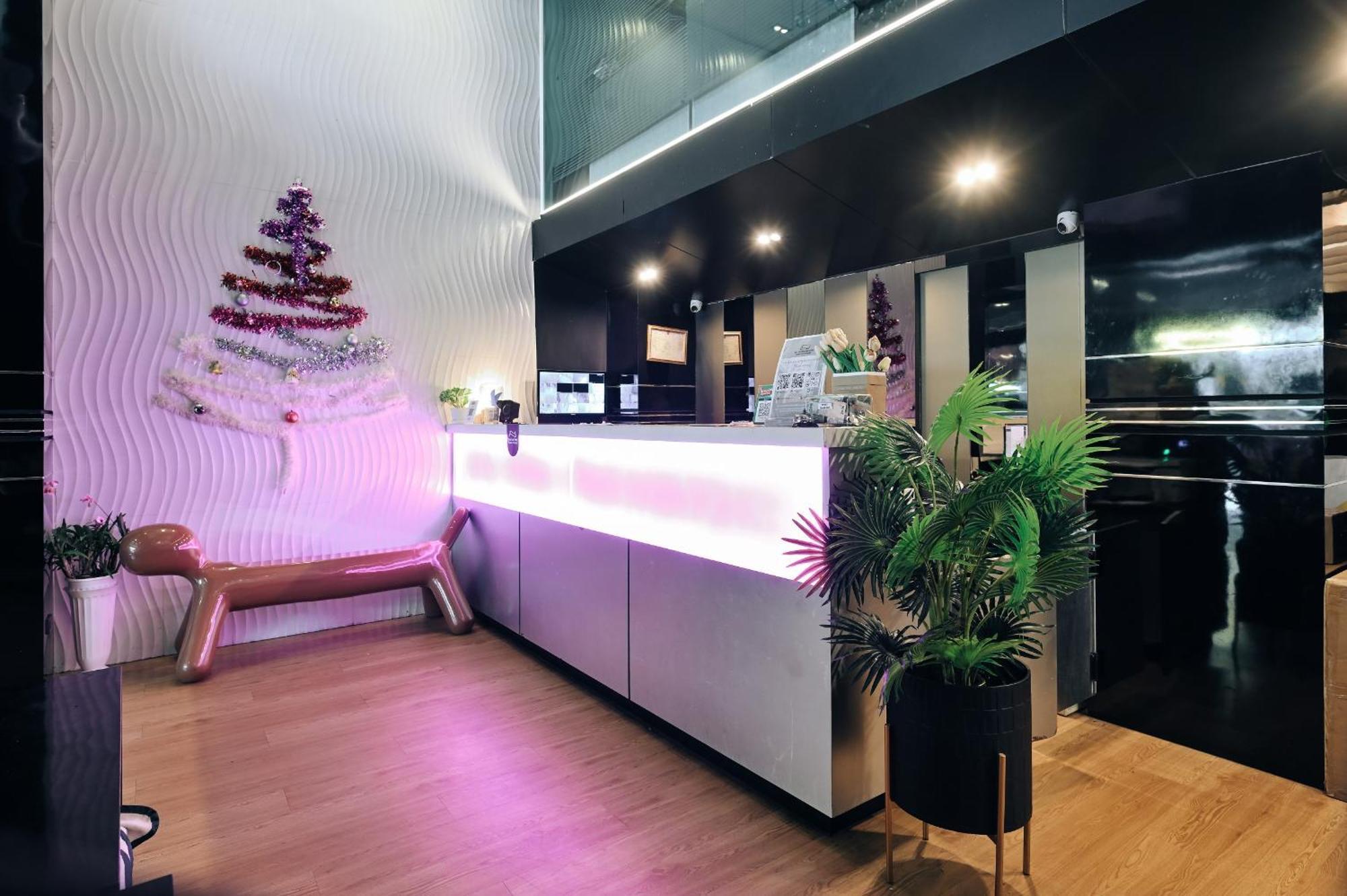 Deco Lux Hotel *
