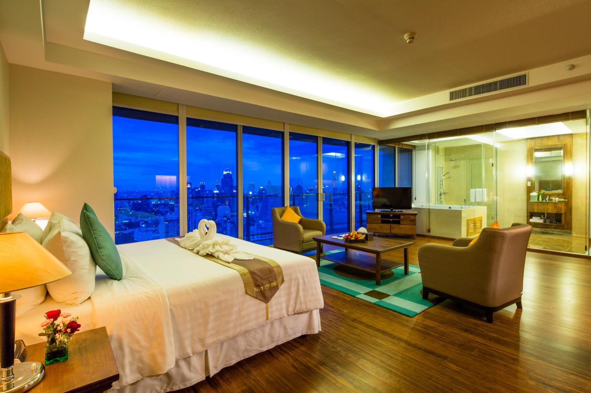 Aparthotel Column 4*