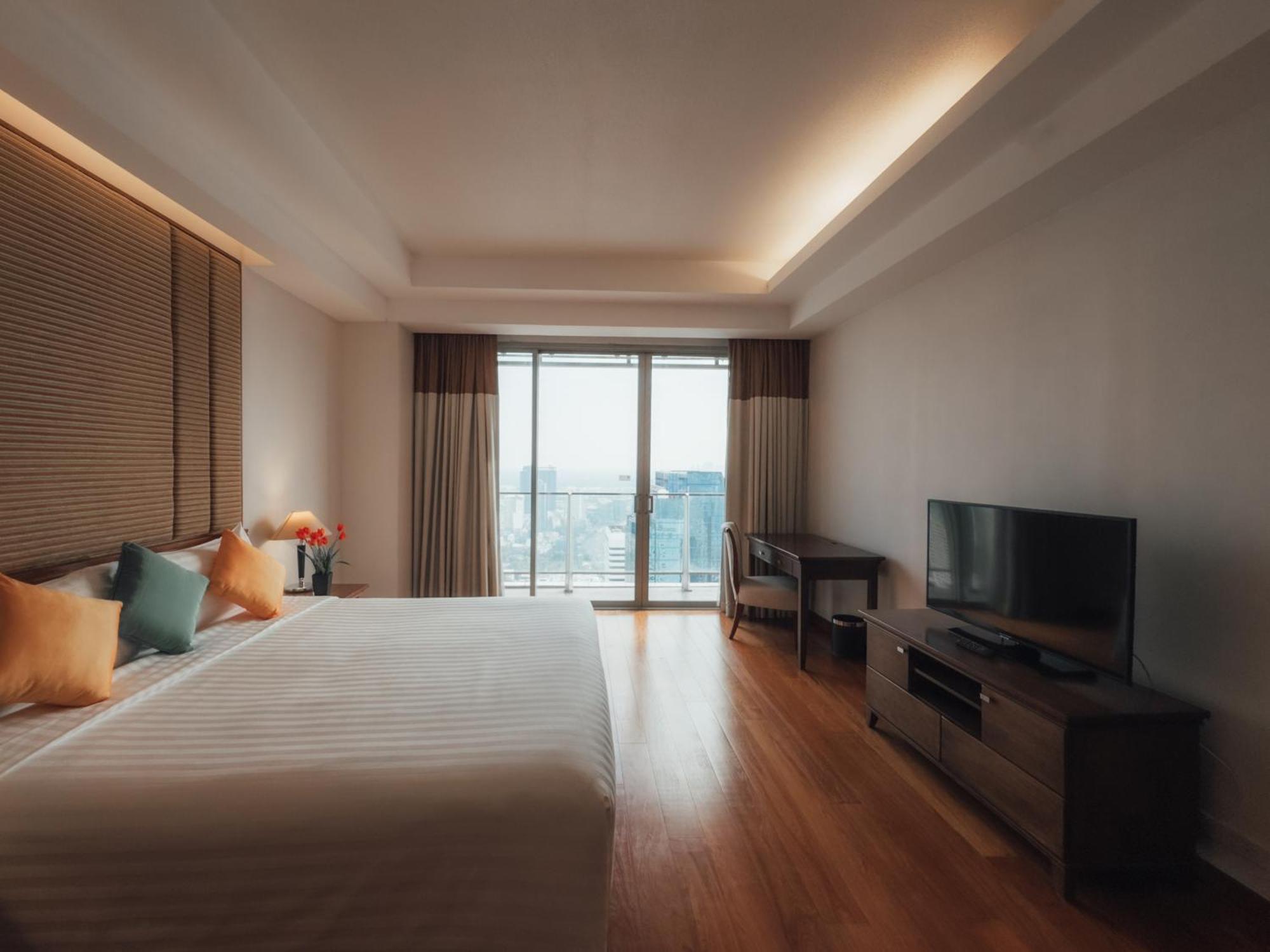 Aparthotel Column 4*