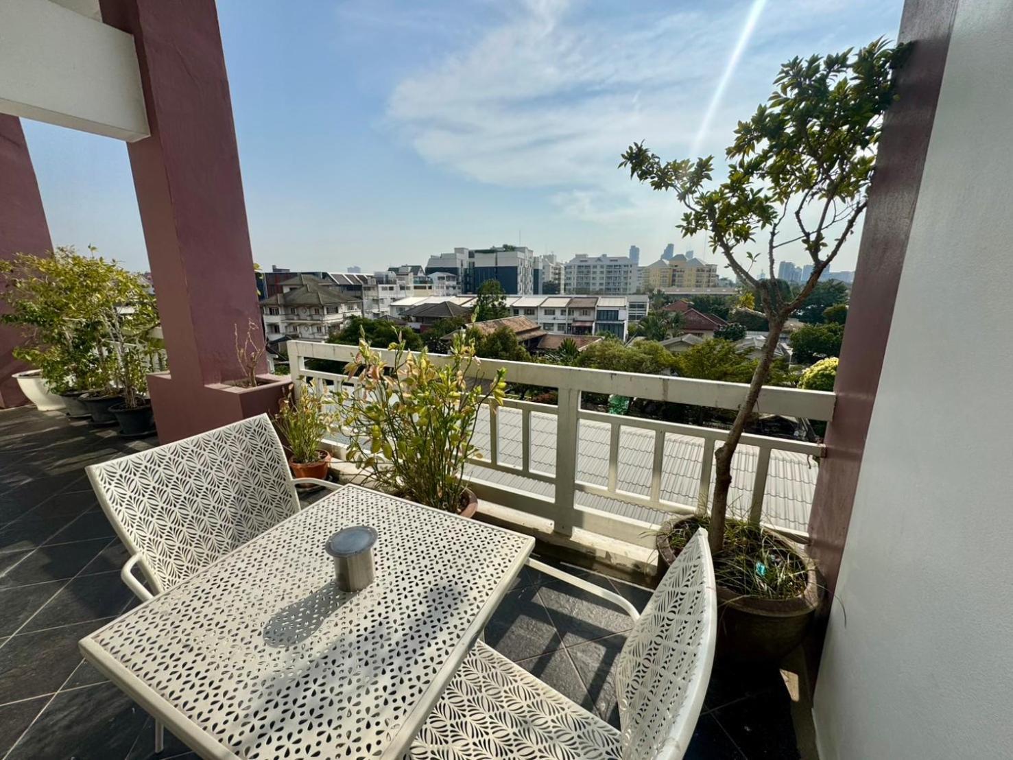 Baan Sabai Rama Iv Apartment Bangkok