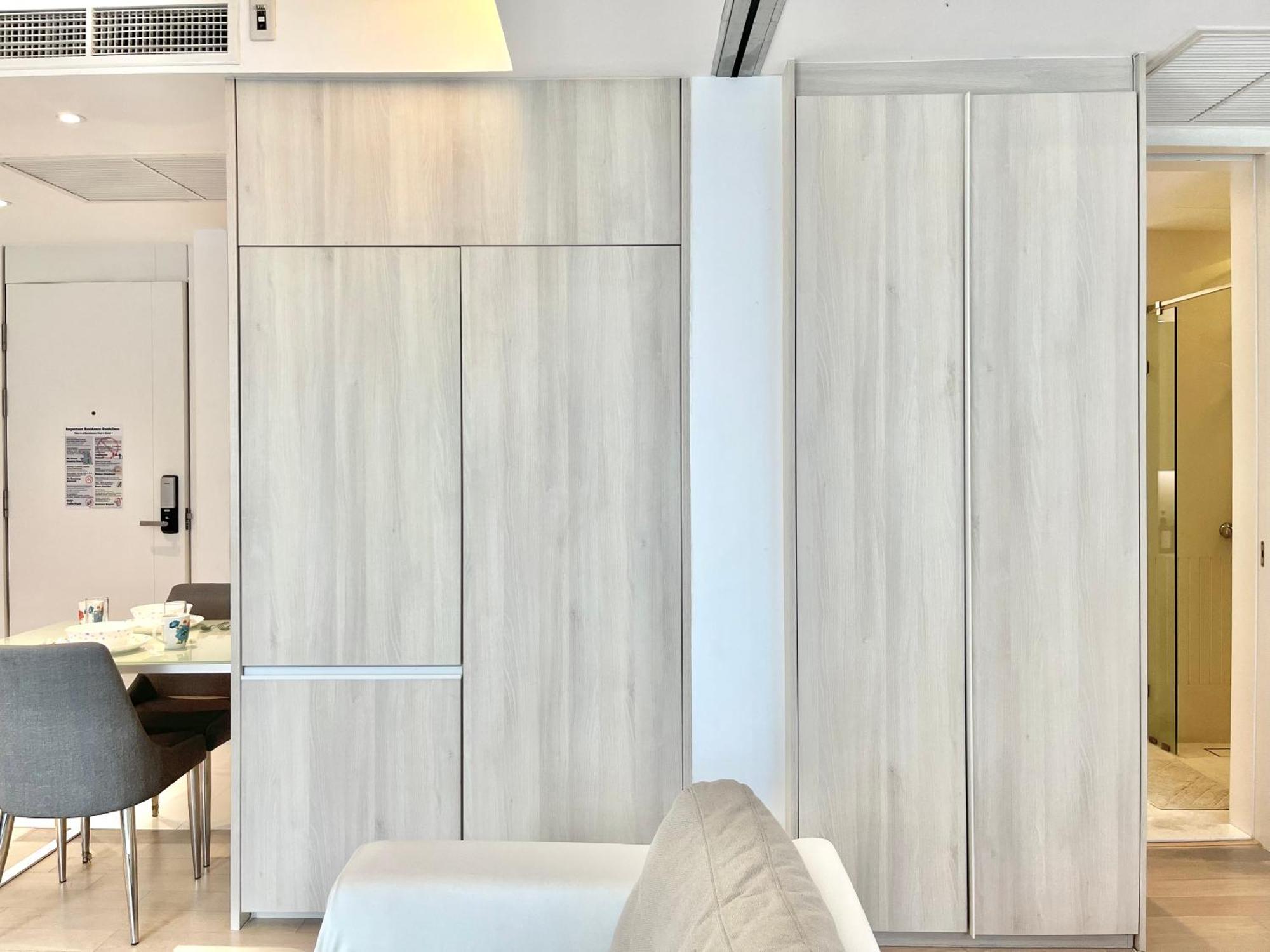 Apartment Sukhumvit 11#luxury#pool#gym#bts Nana&mrt Sukhumvit#1br#max2ppl *