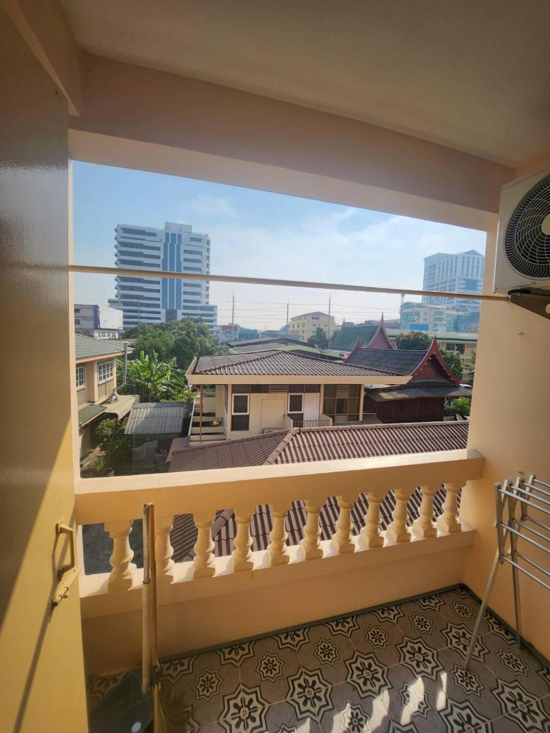 Phra Khanong Bts Apartment Bangkok
