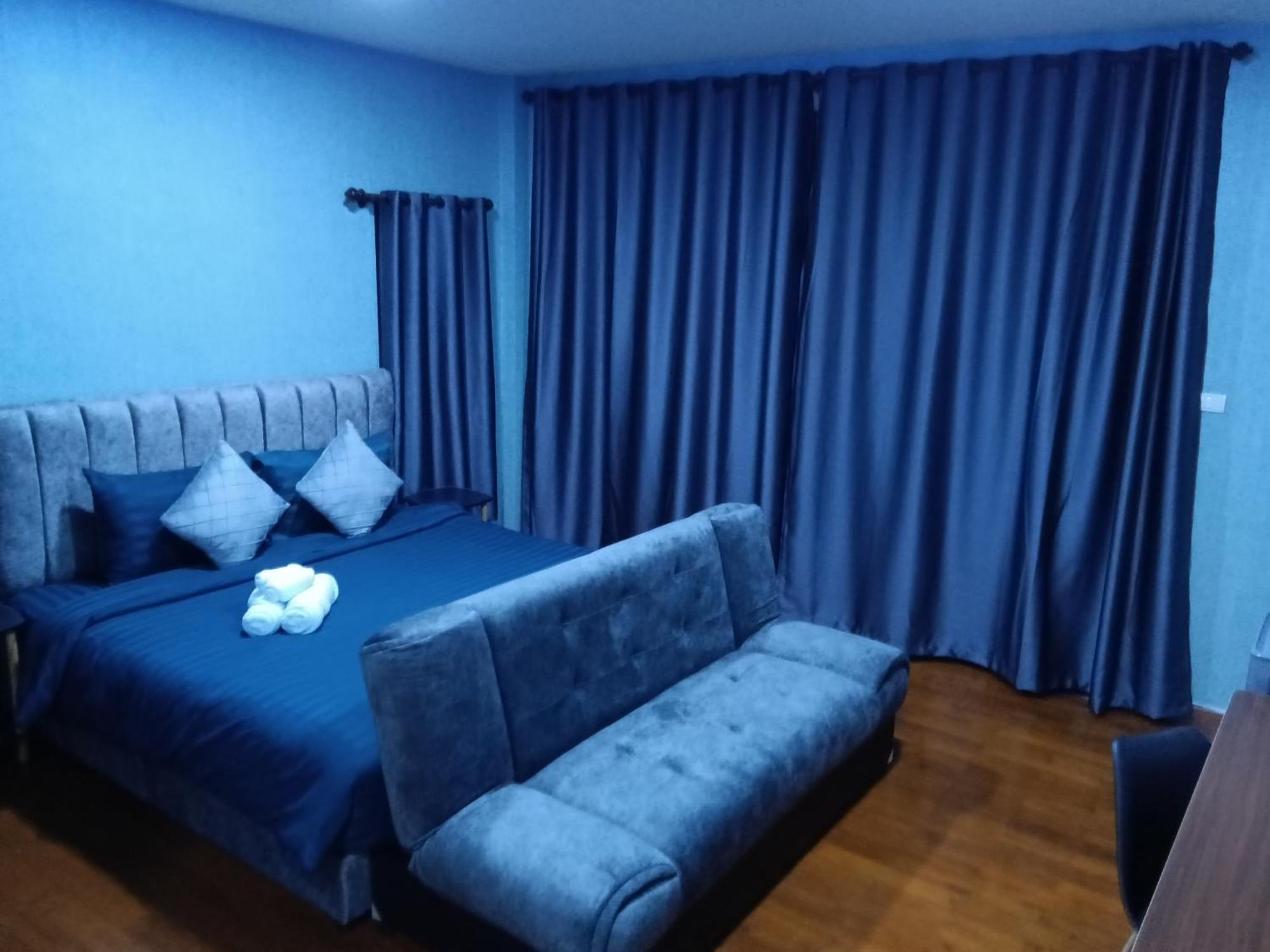 Khokeng Rumah tetamu *