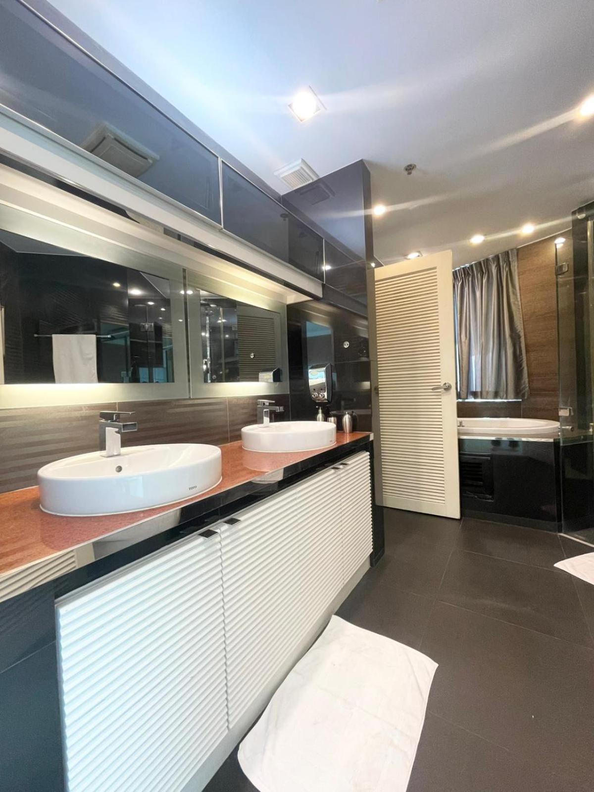 Extremely Spacious Cool Asoke Sleeps 8 *