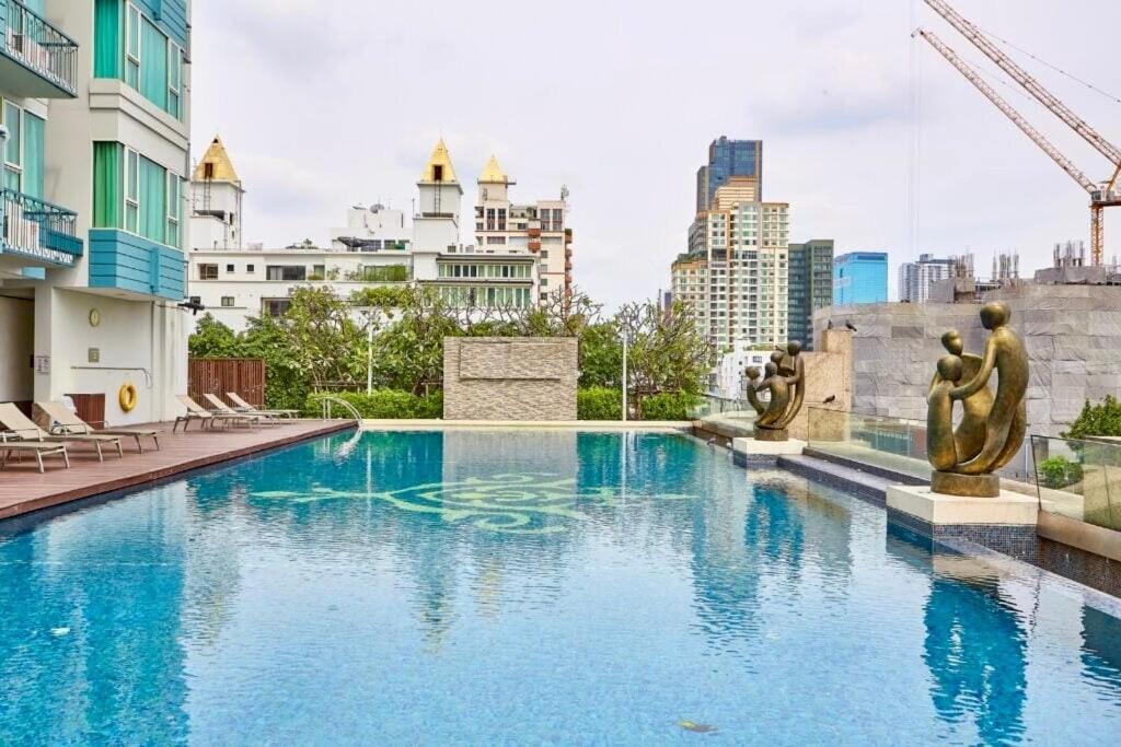 Luxury At Watthana Apartment *
