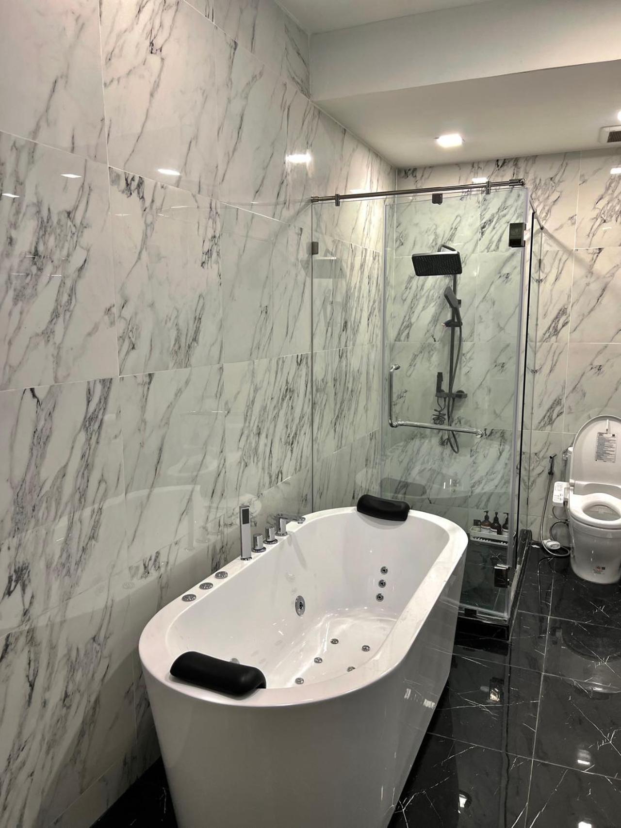 House 3 Rooms,silom,china Town,bts Surasak Villa