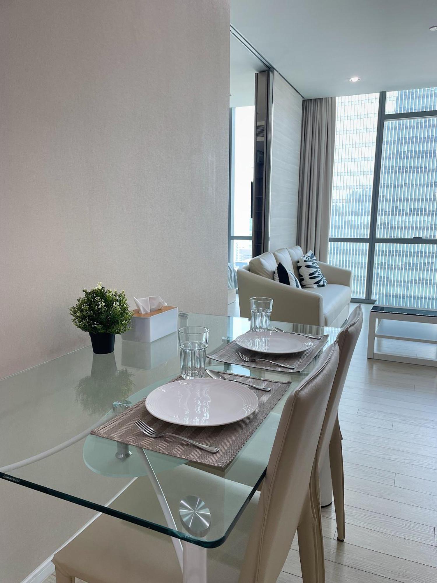 Modern Luxury 55 Sqm Highfloor View Asok Apartment