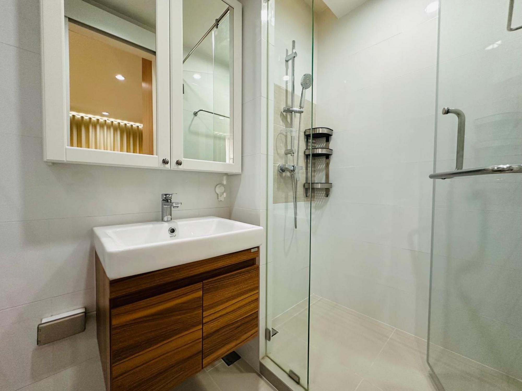 6th Avenue Sukhumvit Bkk 407 Bts Asoke Nana * Bangkok