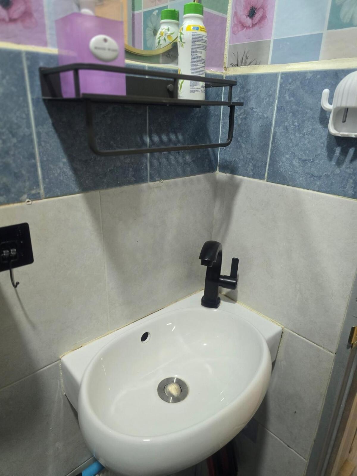 103 Olan Place Peaceful Near Skytrain And Free Wi-fi Apartment