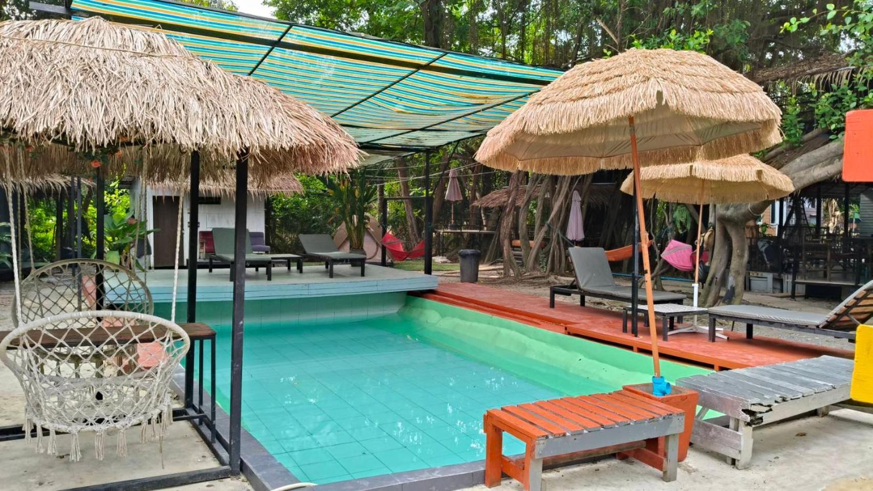 Do Dee Cafe Hostel *