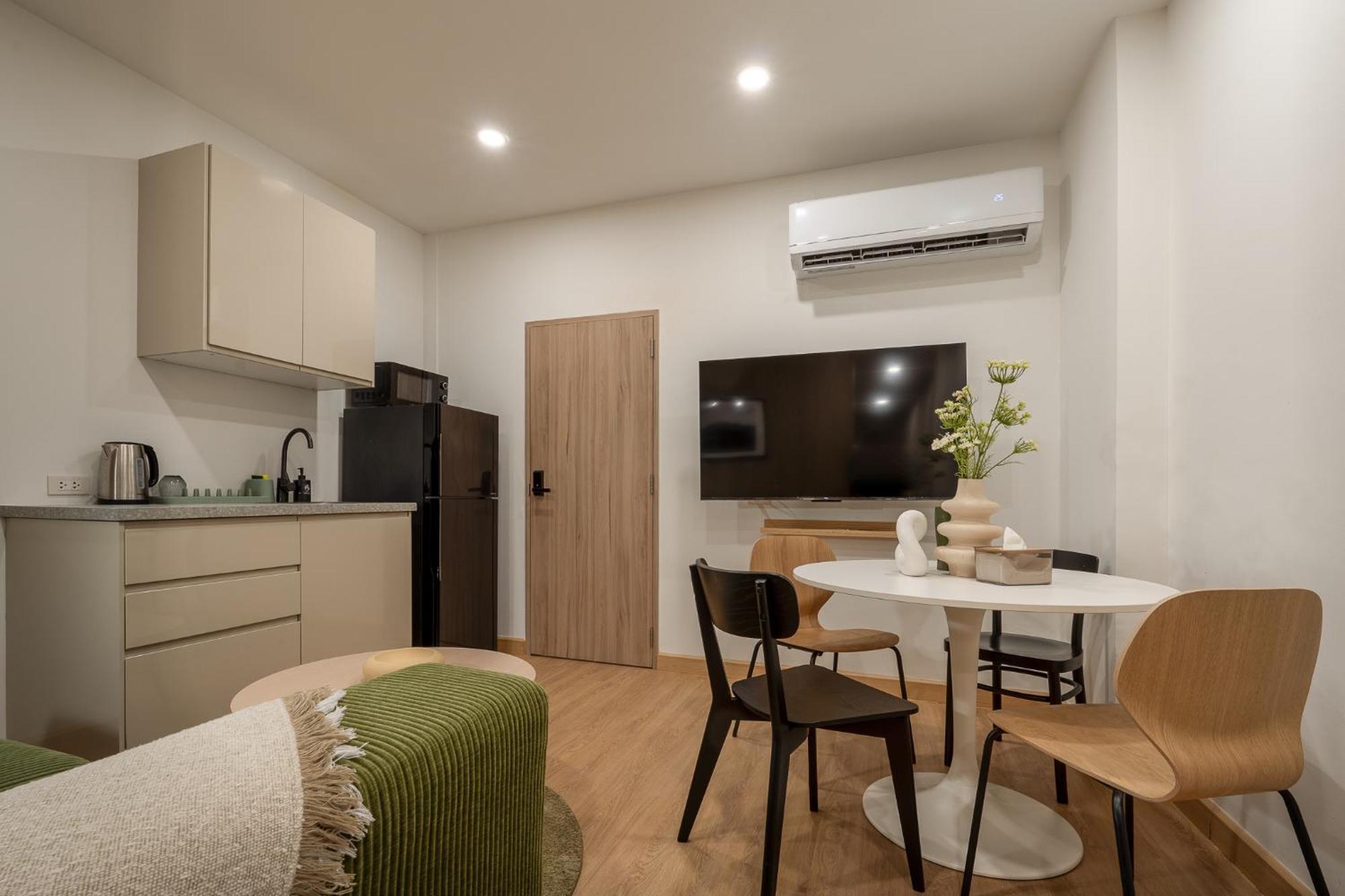 Apartment 2 Bed 2 Bath / Luxury / 1 Min Walk To Bts Asok