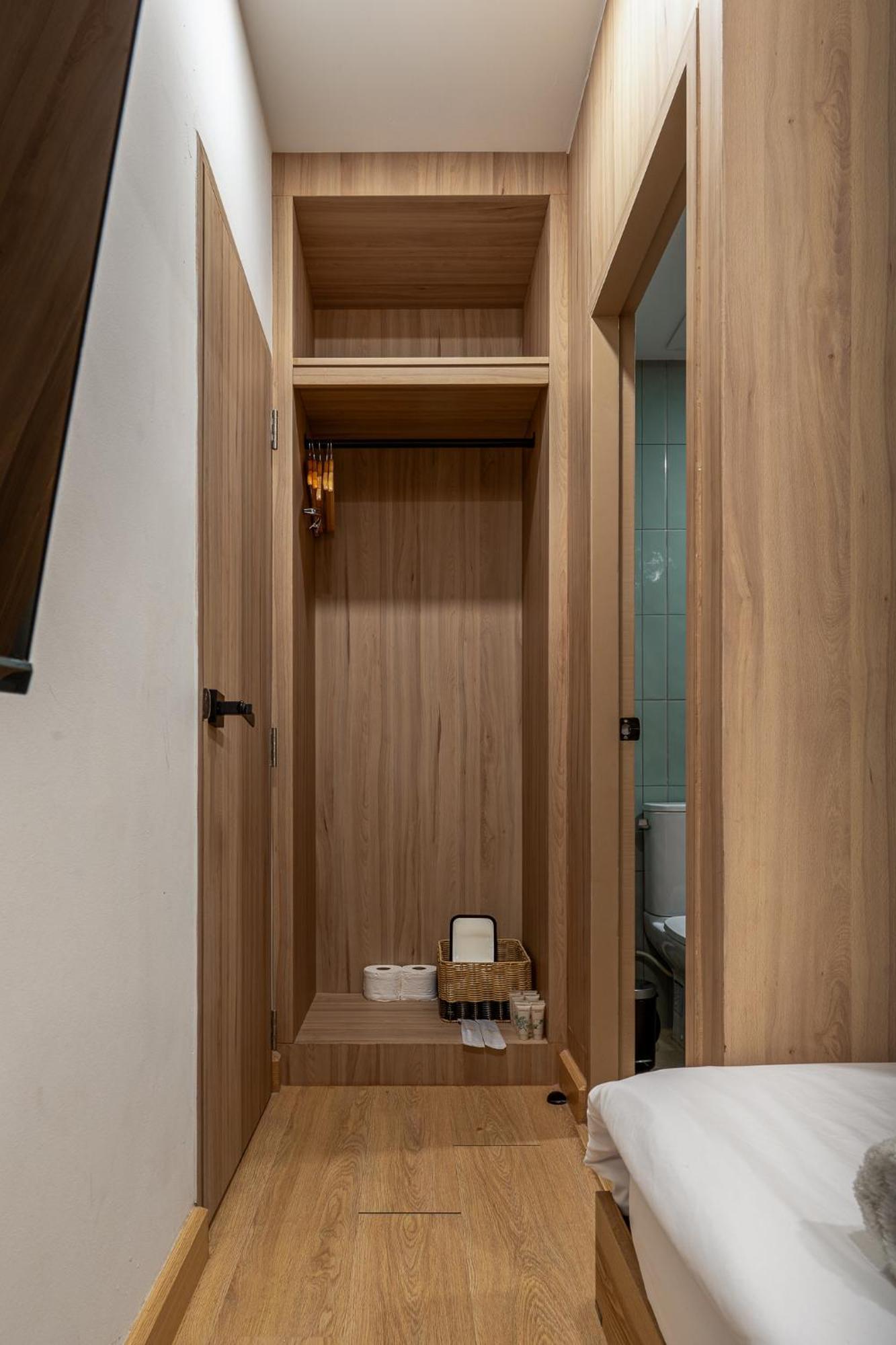 Apartment 2 Bed 2 Bath / Luxury / 1 Min Walk To Bts Asok Bangkok