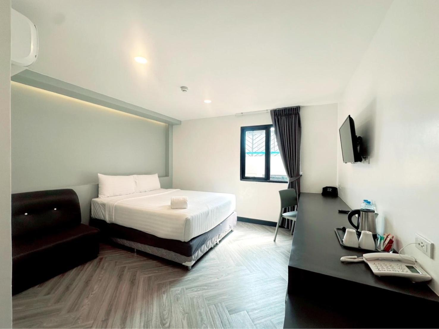 14 Sathorn No-parking Hotel