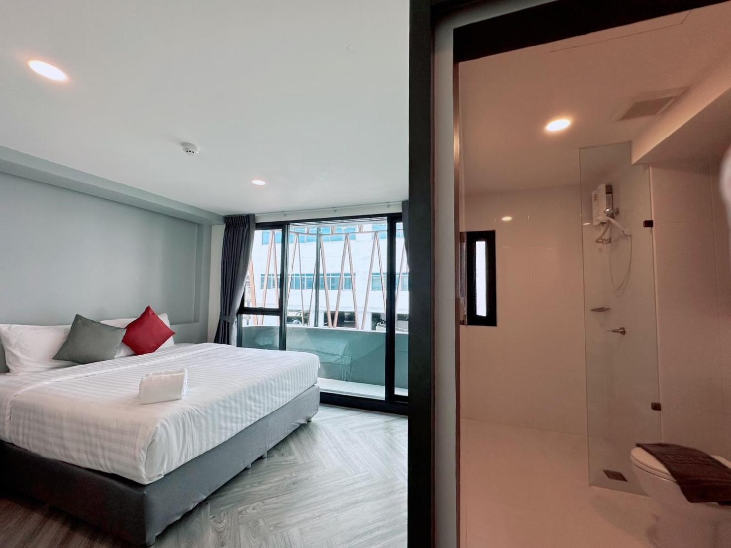 14 Sathorn No-parking Bangkok