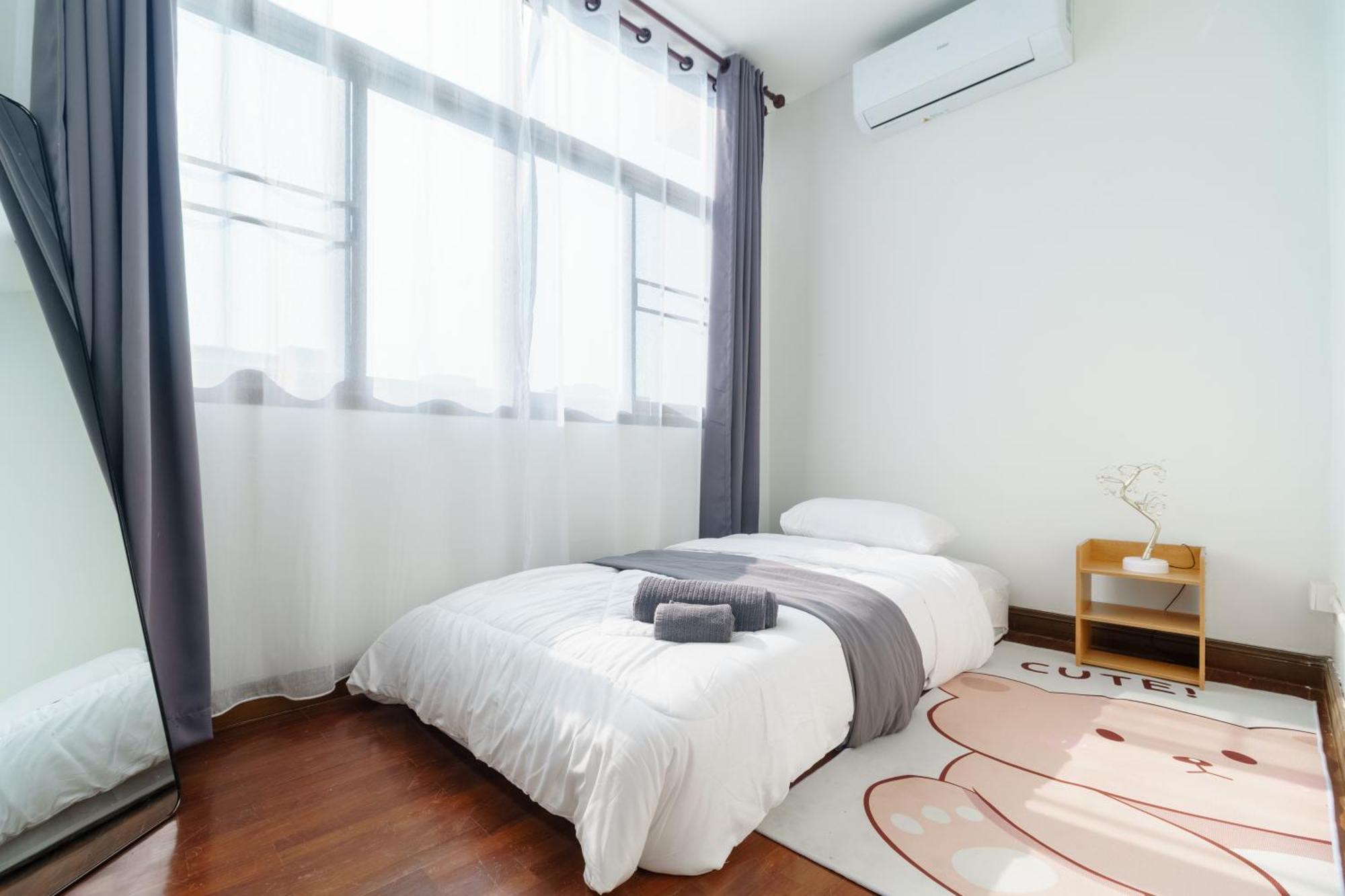 Charming 3-storey House Near Bts Onnut Station *