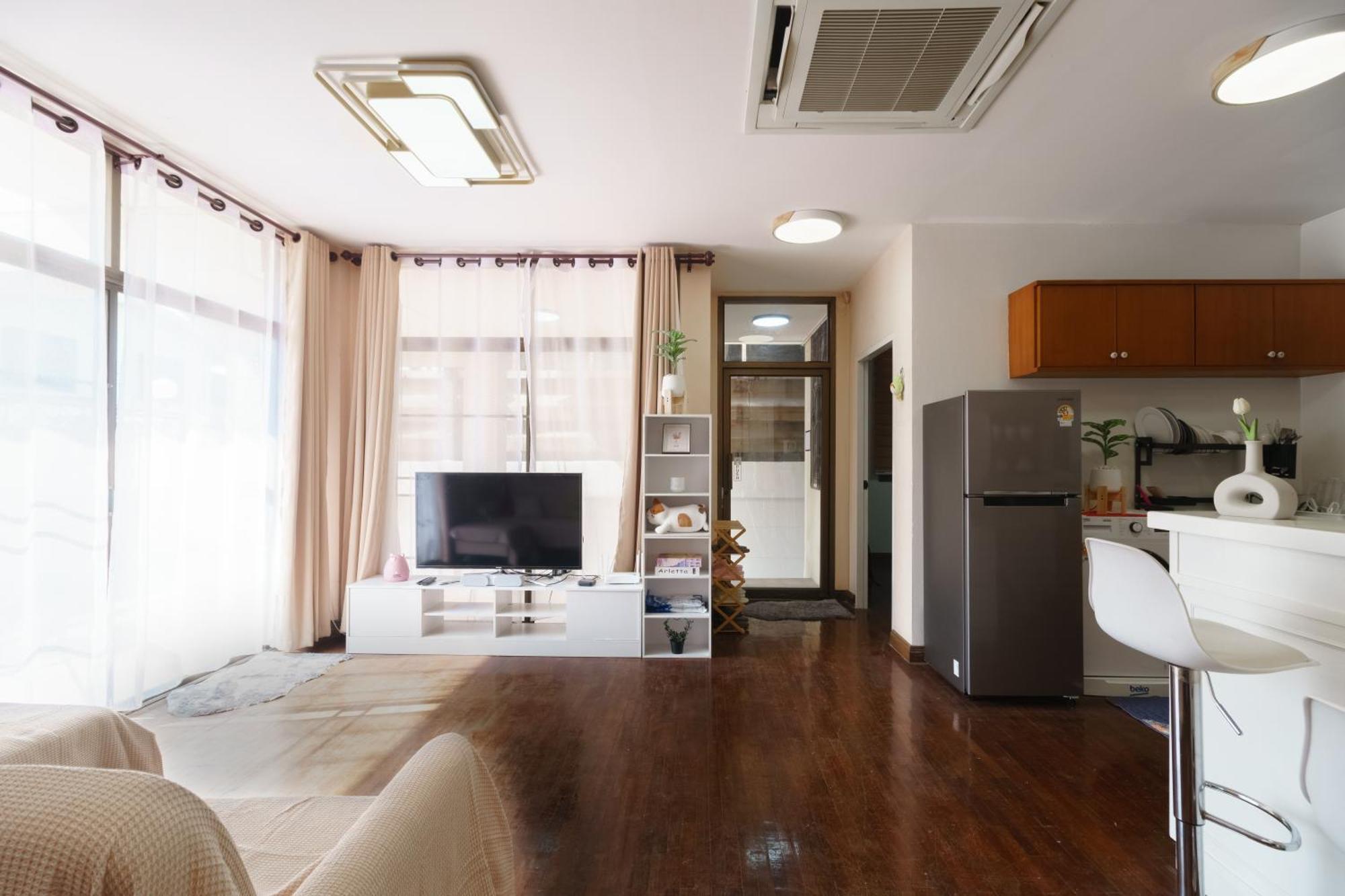 Charming 3-storey House Near Bts Onnut Station * Bangkok