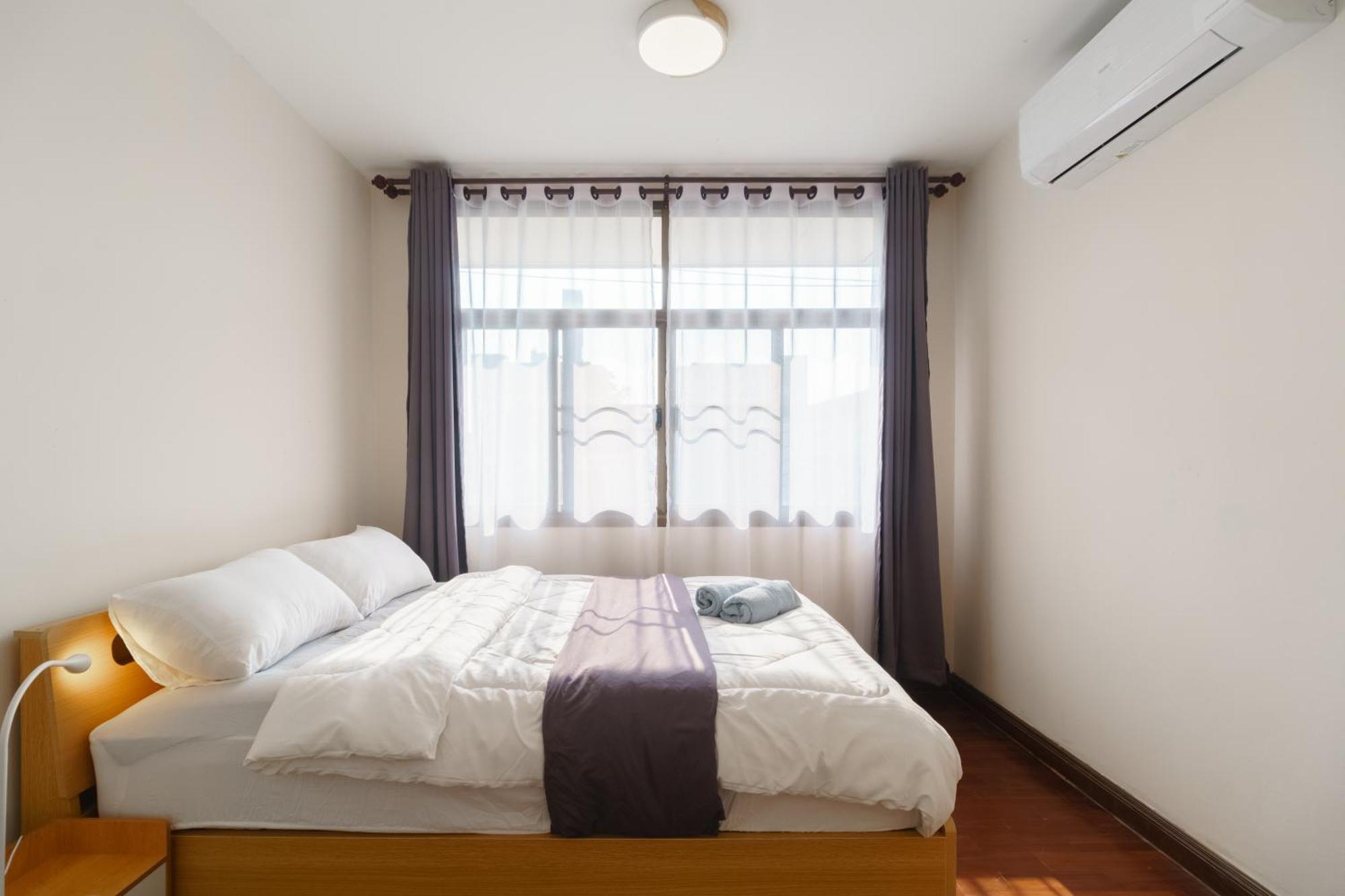 Charming 3-storey House Near Bts Onnut Station * Bangkok