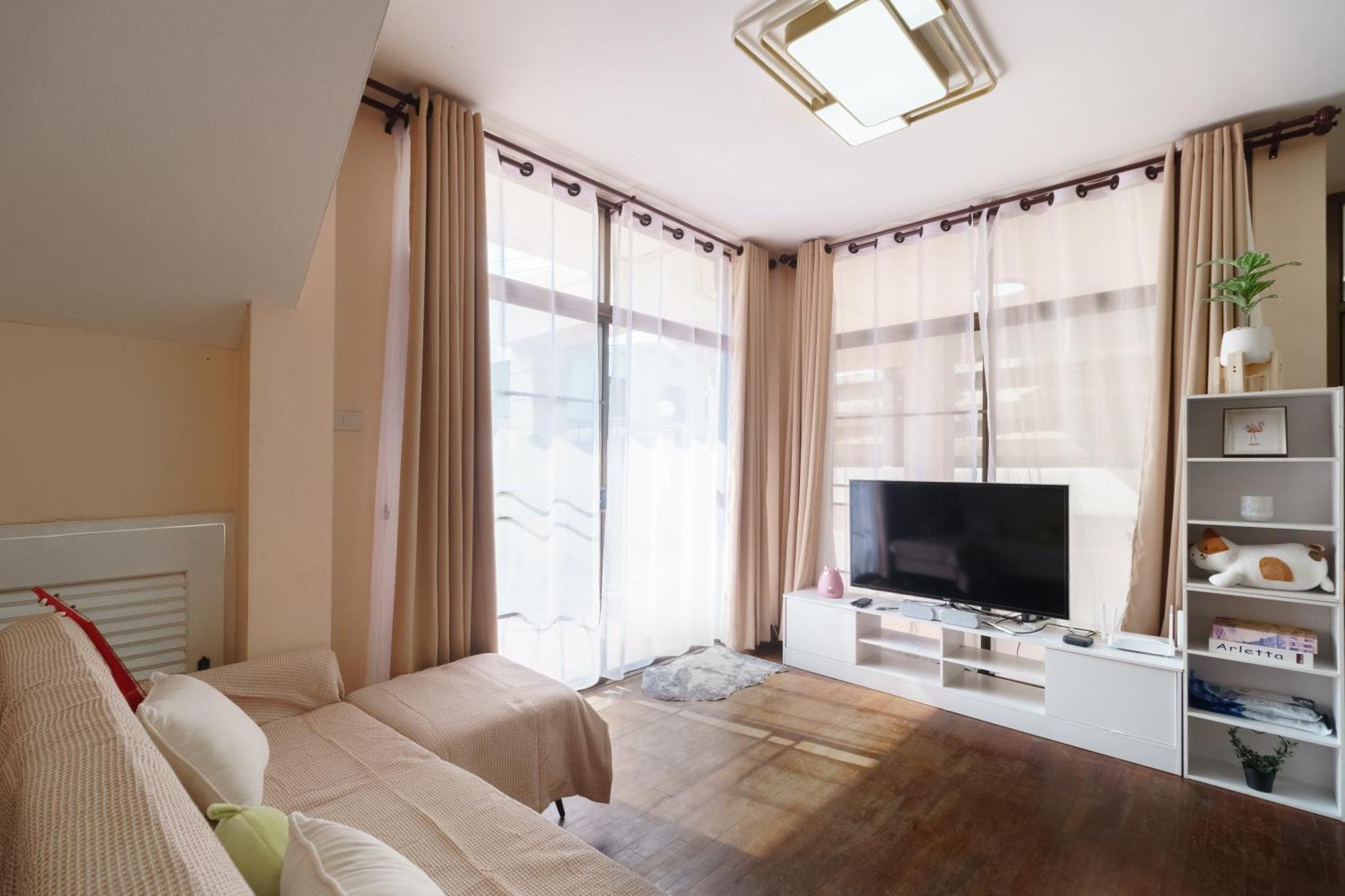 Charming 3-storey House Near Bts Onnut Station *