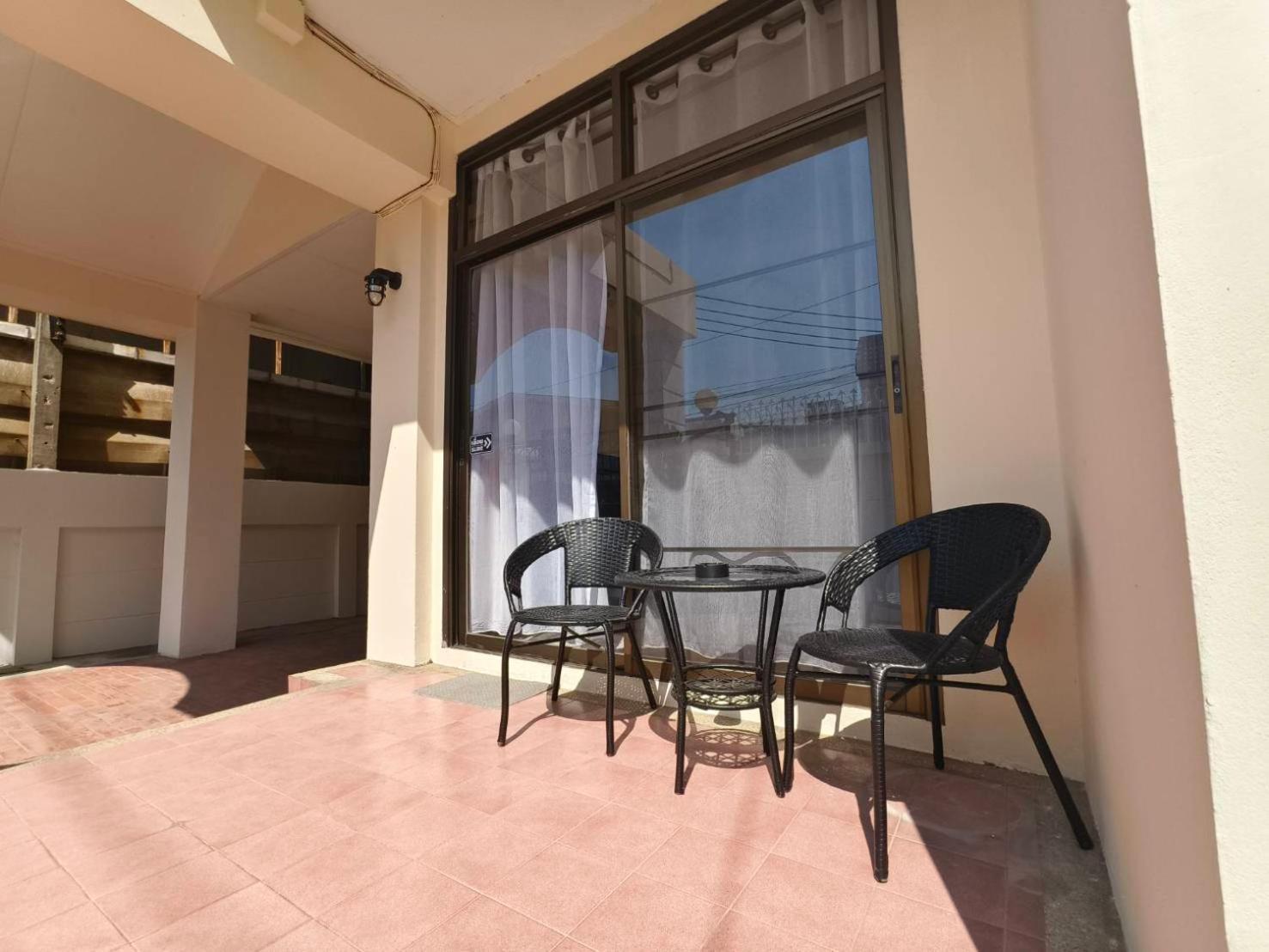 Charming 3-storey House Near Bts Onnut Station Holiday home *