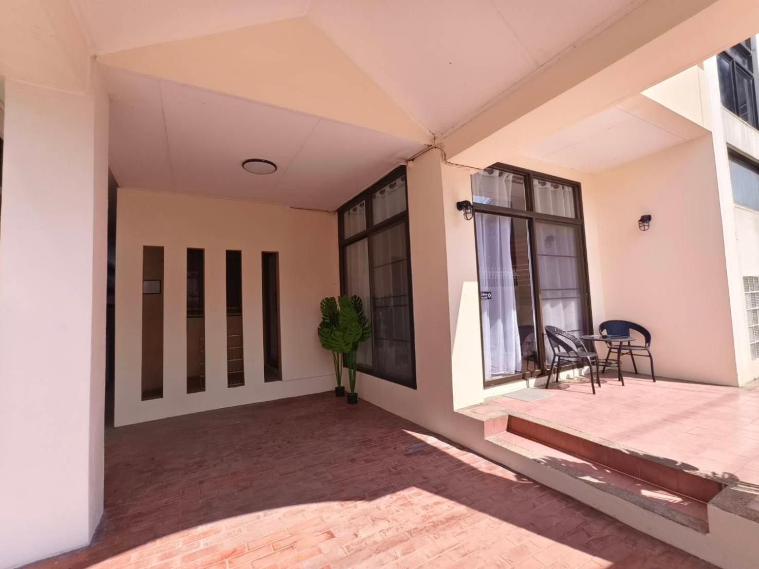 Charming 3-storey House Near Bts Onnut Station Bangkok